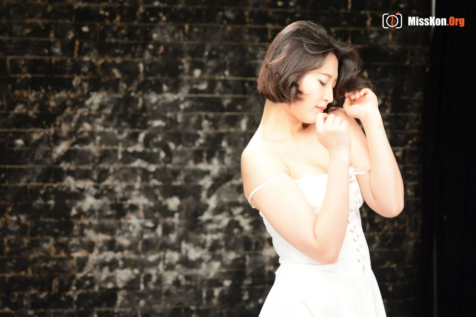 Nude photo set of Korean model: Yuna - Photo 9