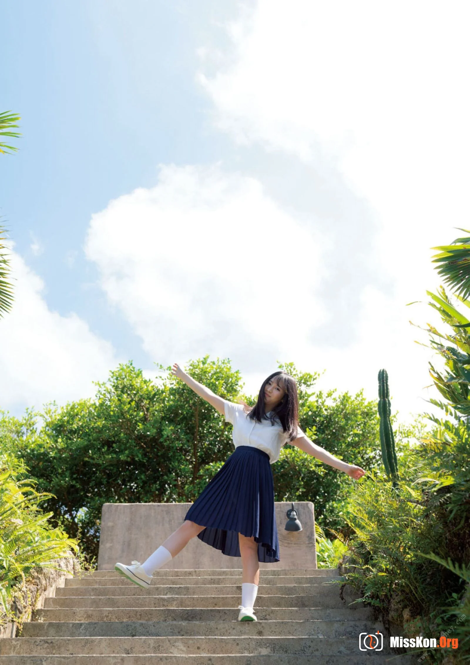 Ono Rikka: 1st Photobook First flower 初花 - Photo 5