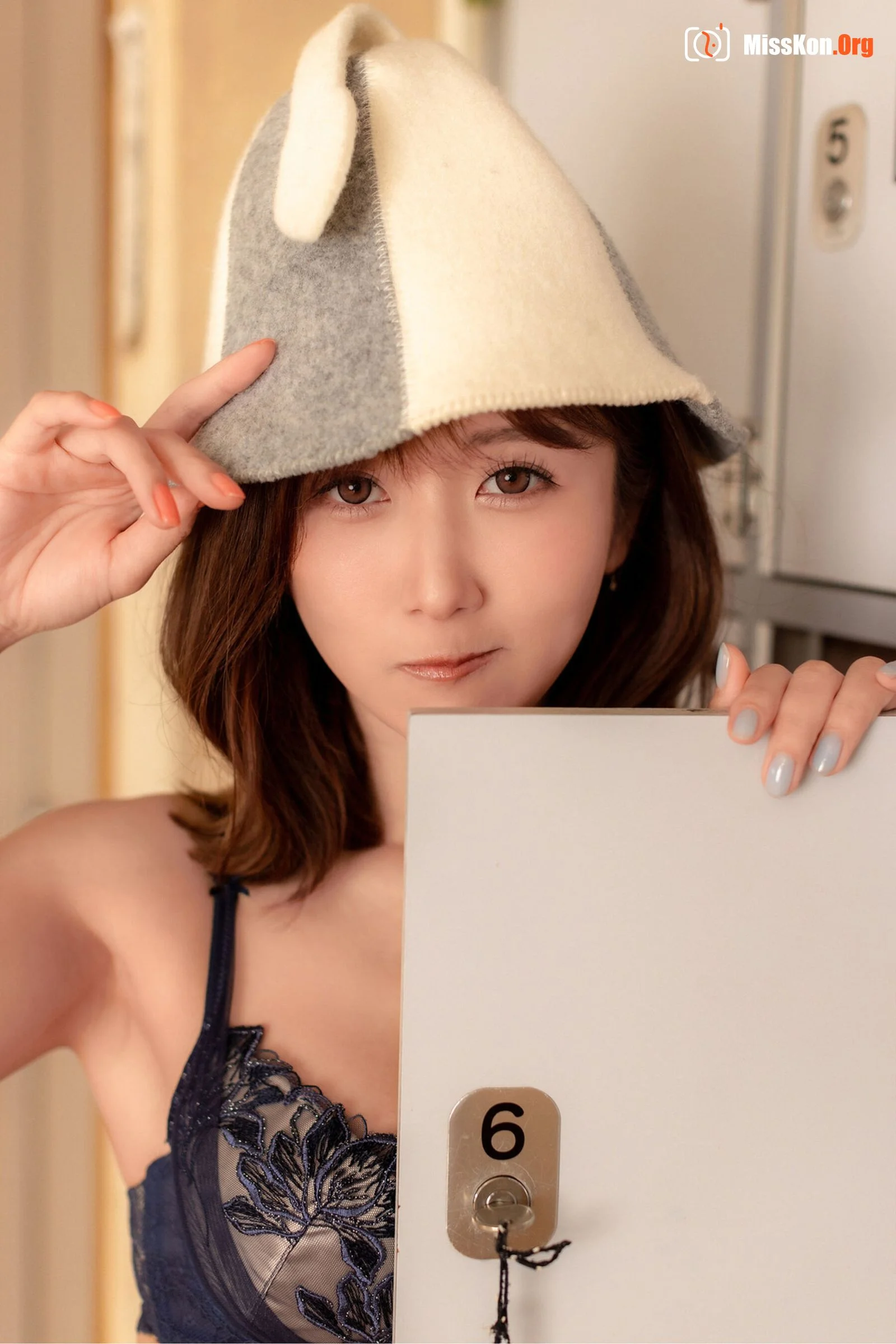 Otsuki Hibiki: SAUNA First Set Passionate Sauna Vol.2 - Photo 11