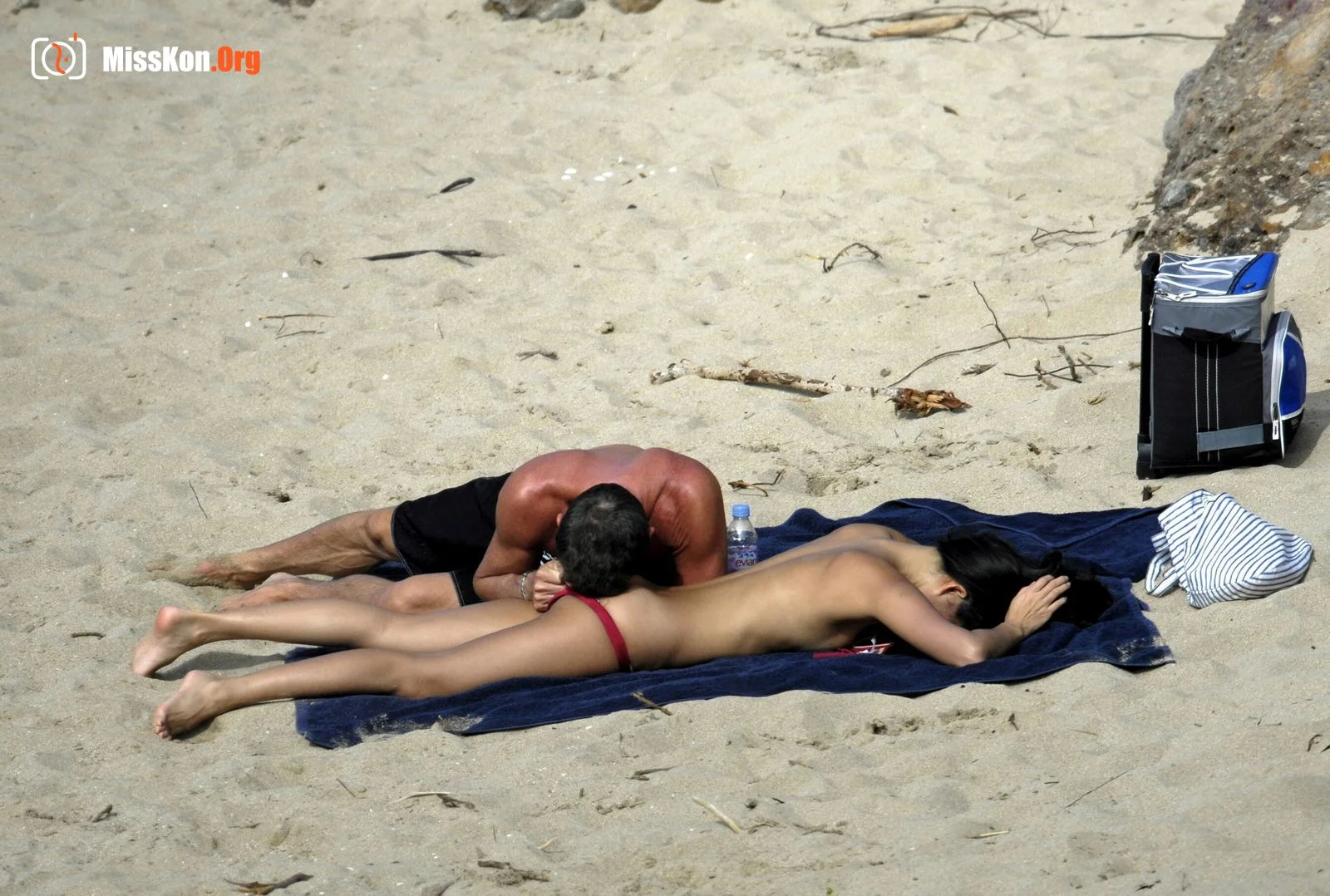 Passionate photos of Zhang Ziyi and her white boyfriend on the beach in her early years - Photo 12