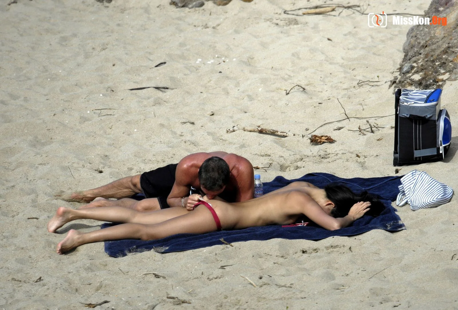 Passionate photos of Zhang Ziyi and her white boyfriend on the beach in her early years - Photo 13