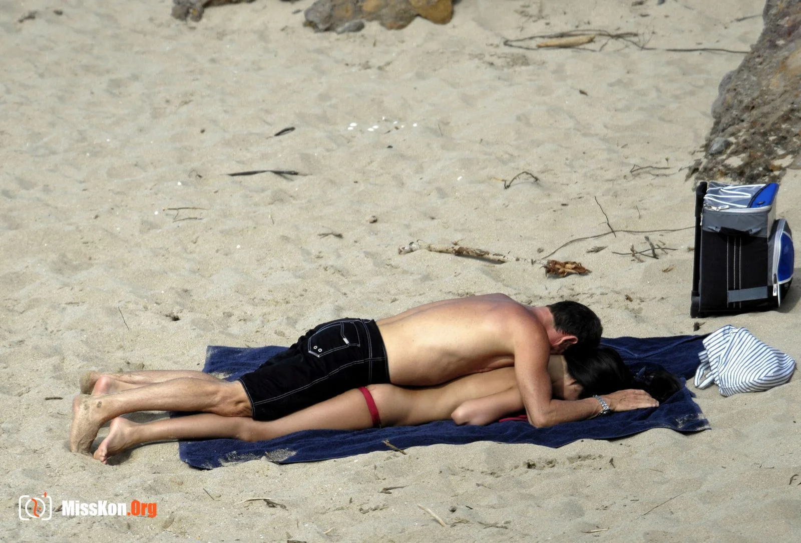 Passionate photos of Zhang Ziyi and her white boyfriend on the beach in her early years - Photo 16