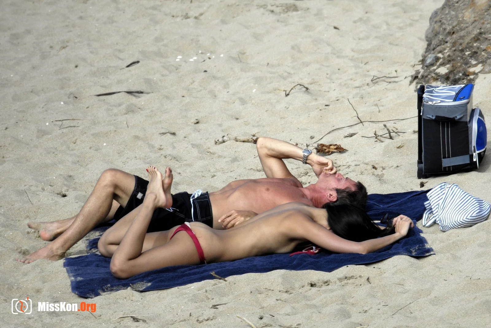 Passionate photos of Zhang Ziyi and her white boyfriend on the beach in her early years - Photo 18