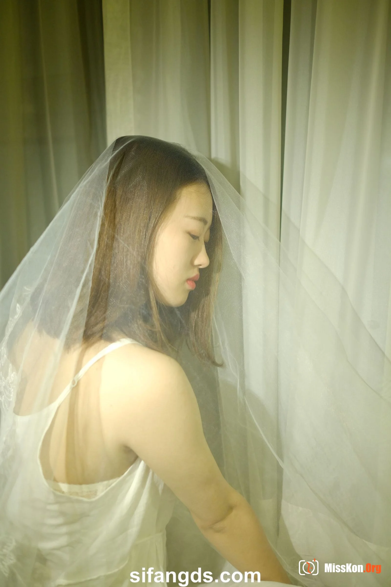 Photographer leaks amateur private photos (Couple Hotel Night Shoot) - Photo 10