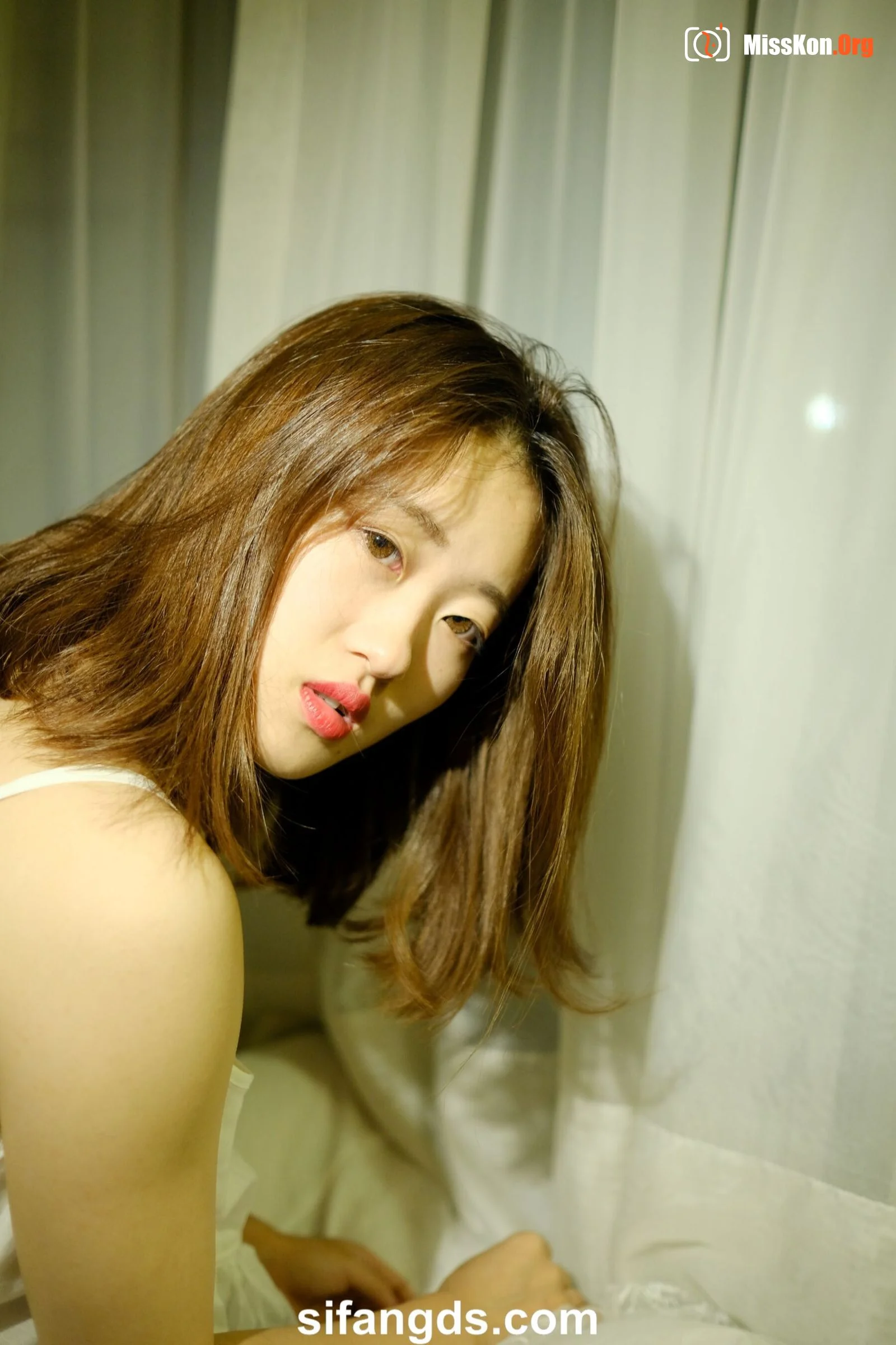 Photographer leaks amateur private photos (Couple Hotel Night Shoot) - Photo 17
