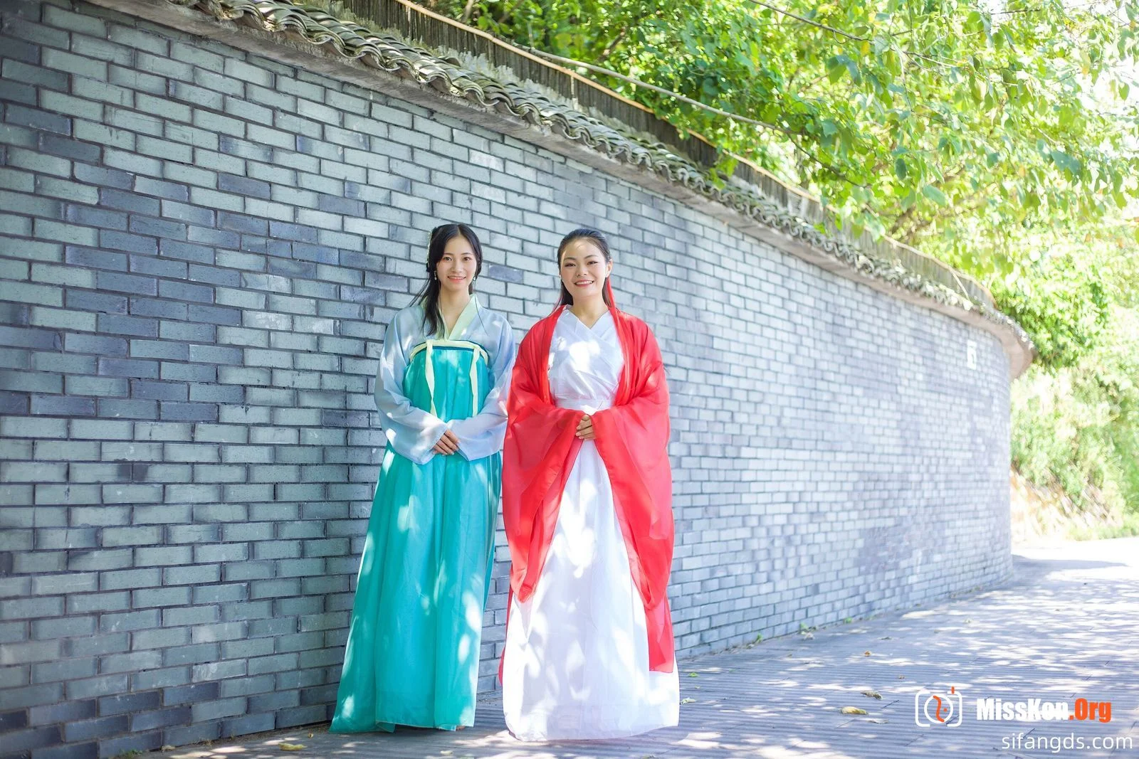 Photographer leaks amateur private photos: Girlfriends travel to Lijiang - Photo 12