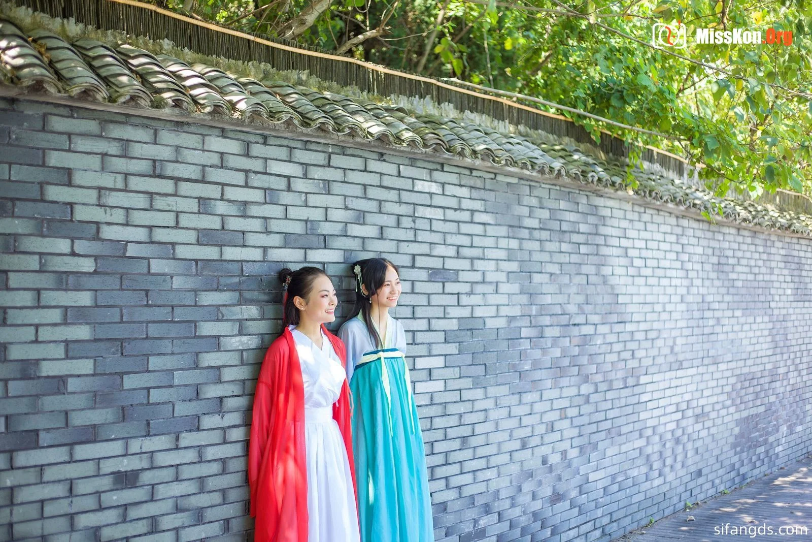 Photographer leaks amateur private photos: Girlfriends travel to Lijiang - Photo 13