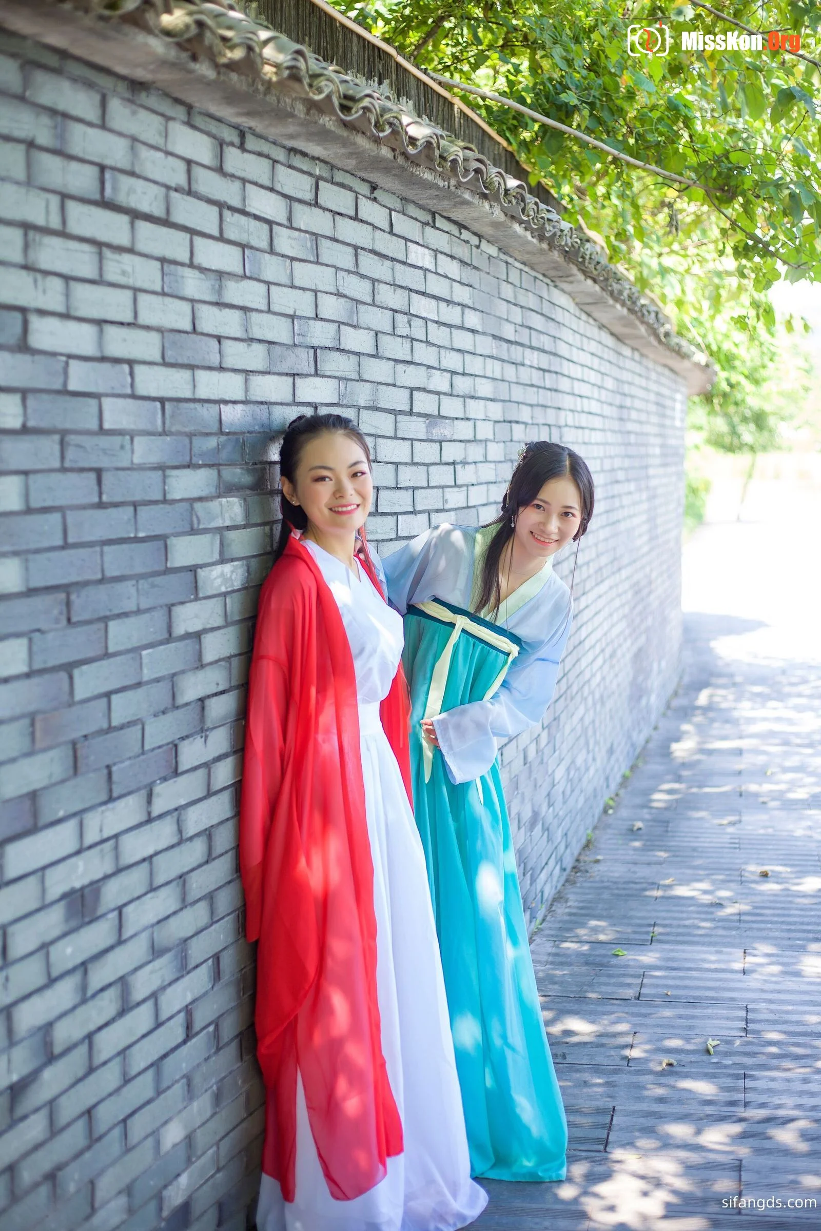 Photographer leaks amateur private photos: Girlfriends travel to Lijiang - Photo 14