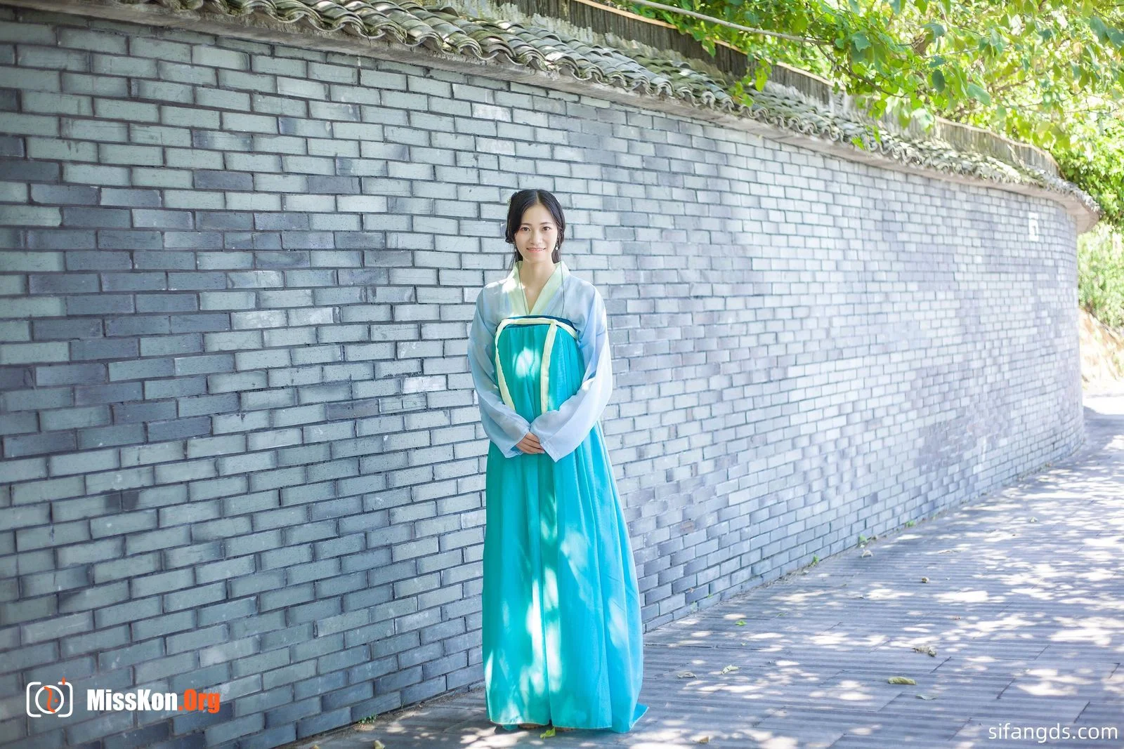 Photographer leaks amateur private photos: Girlfriends travel to Lijiang - Photo 3