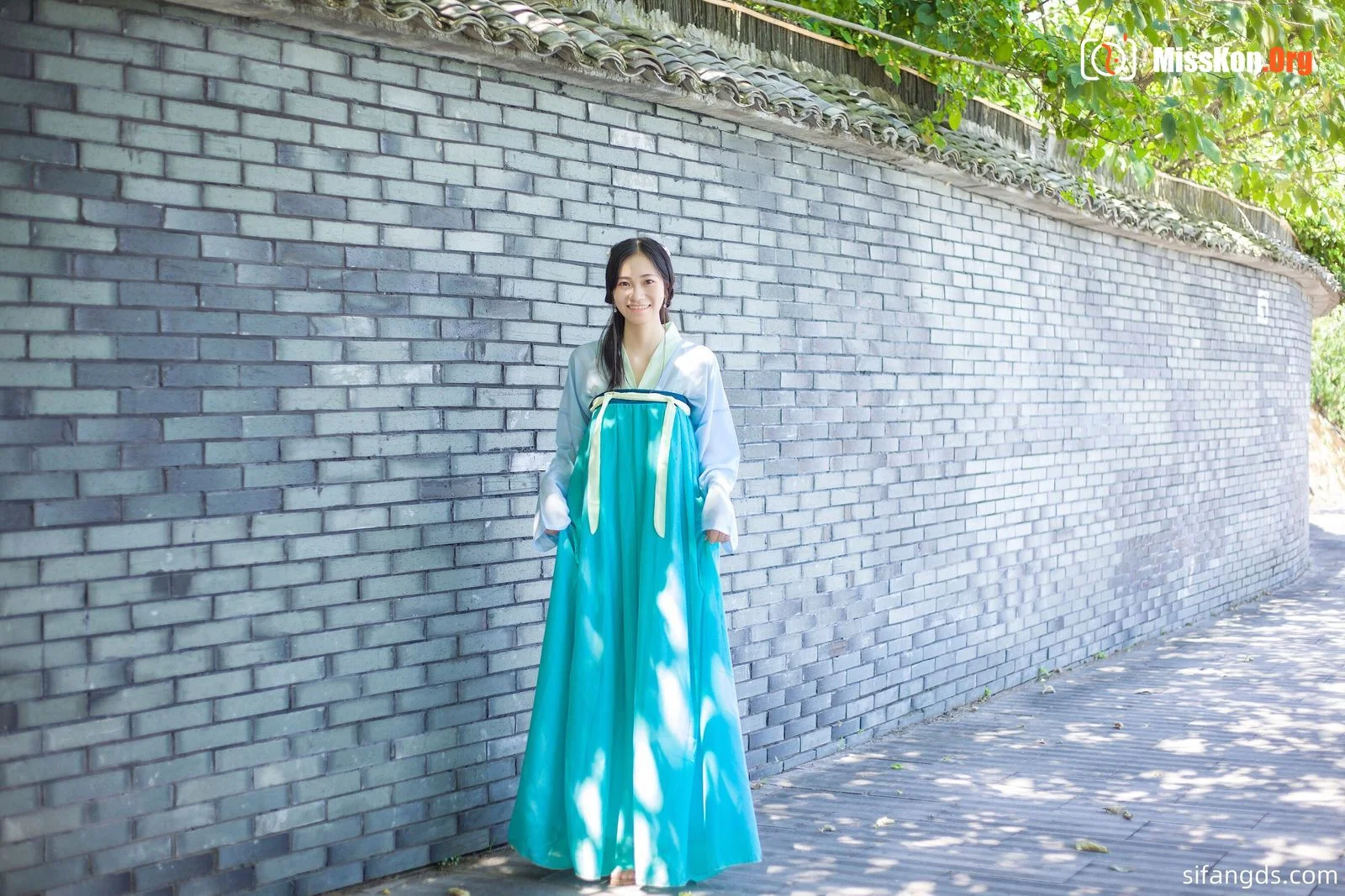 Photographer leaks amateur private photos: Girlfriends travel to Lijiang - Photo 8