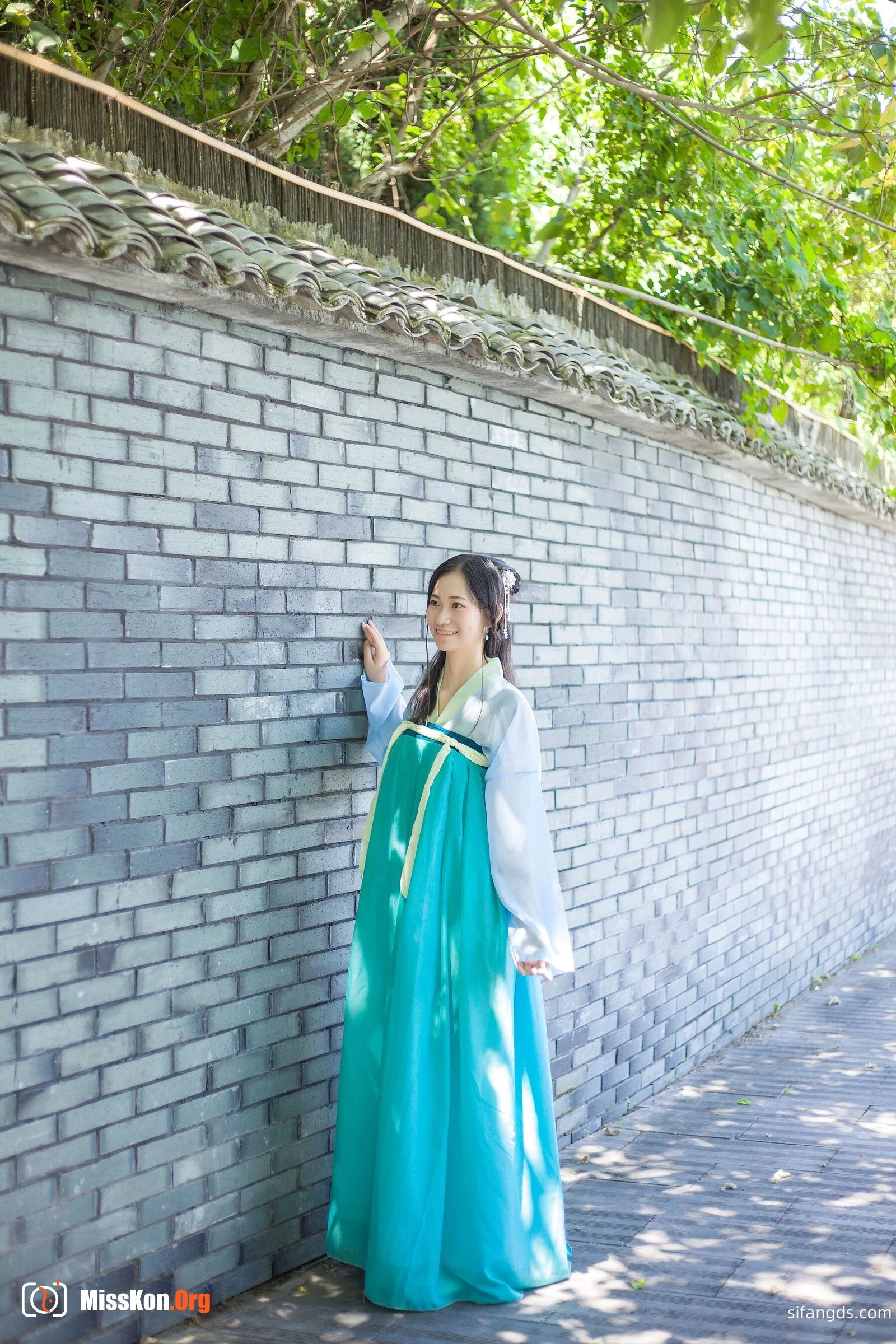 Photographer leaks amateur private photos: Girlfriends travel to Lijiang - Photo 9