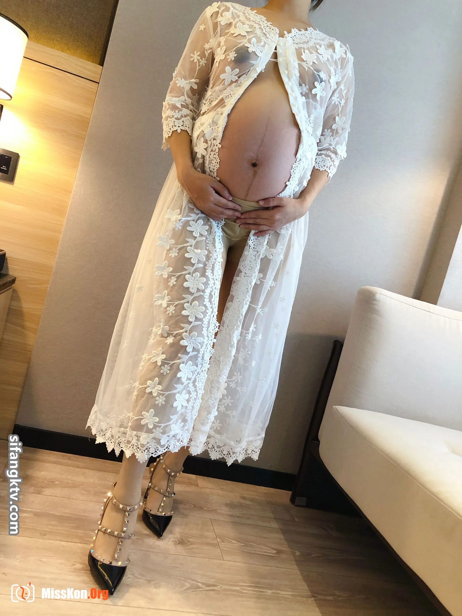 Photographer leaks large-scale private photos of pregnant women (3) - Photo 4