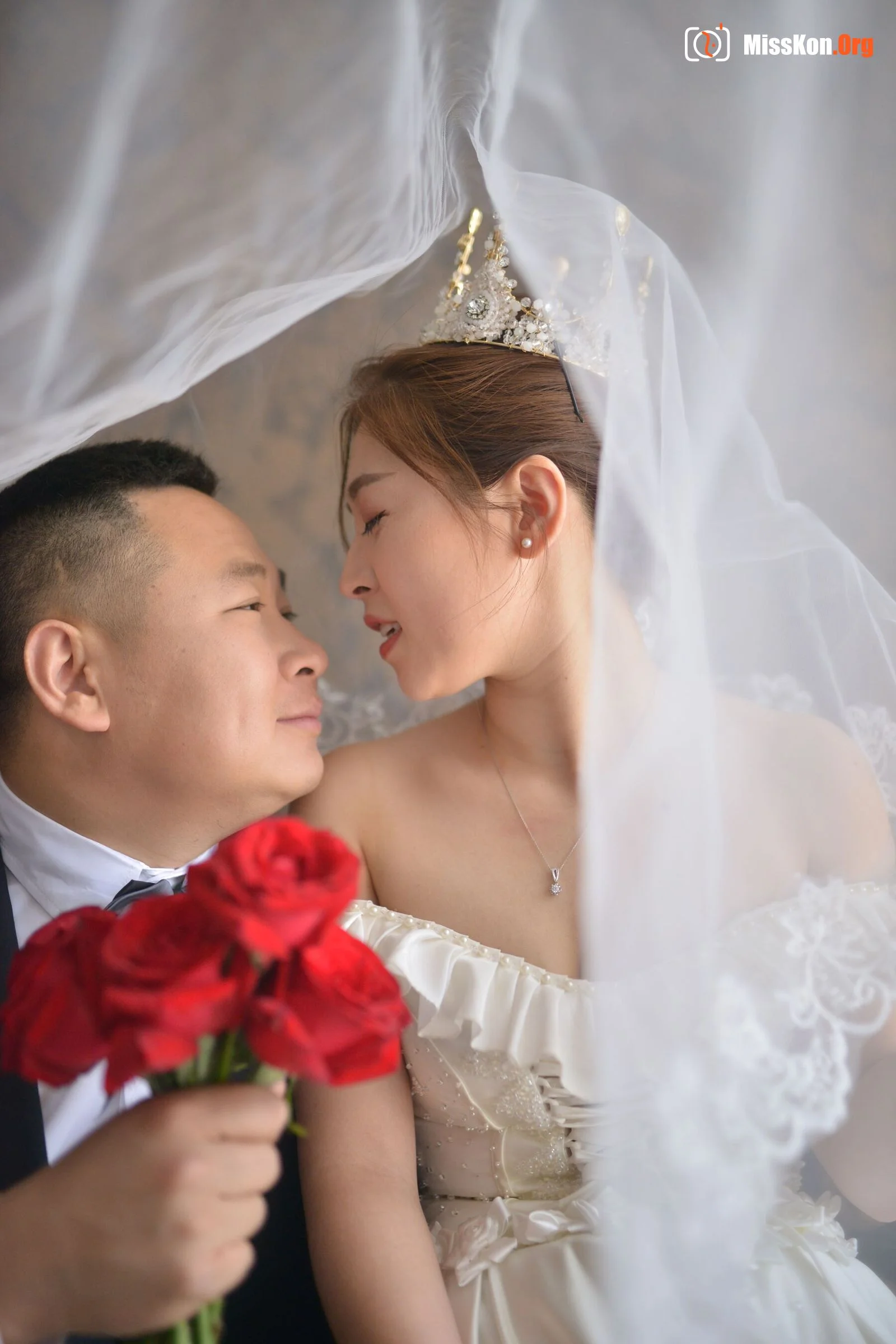 Photographer leaks nude wedding photos of young couple (2017-04-22) - Photo 3