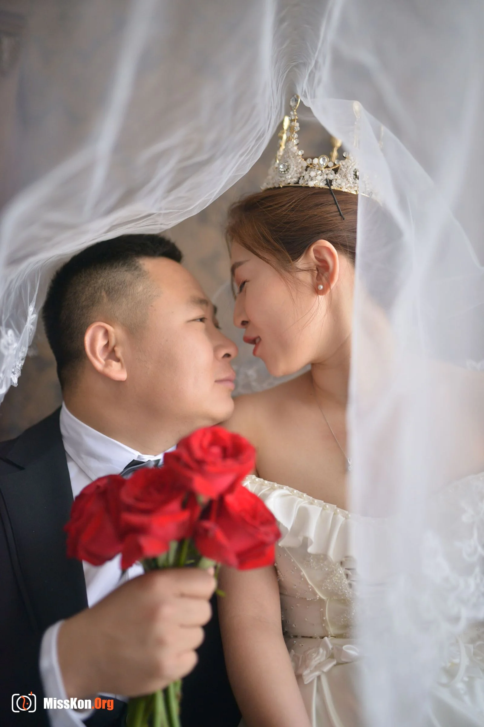 Photographer leaks nude wedding photos of young couple (2017-04-22) - Photo 6