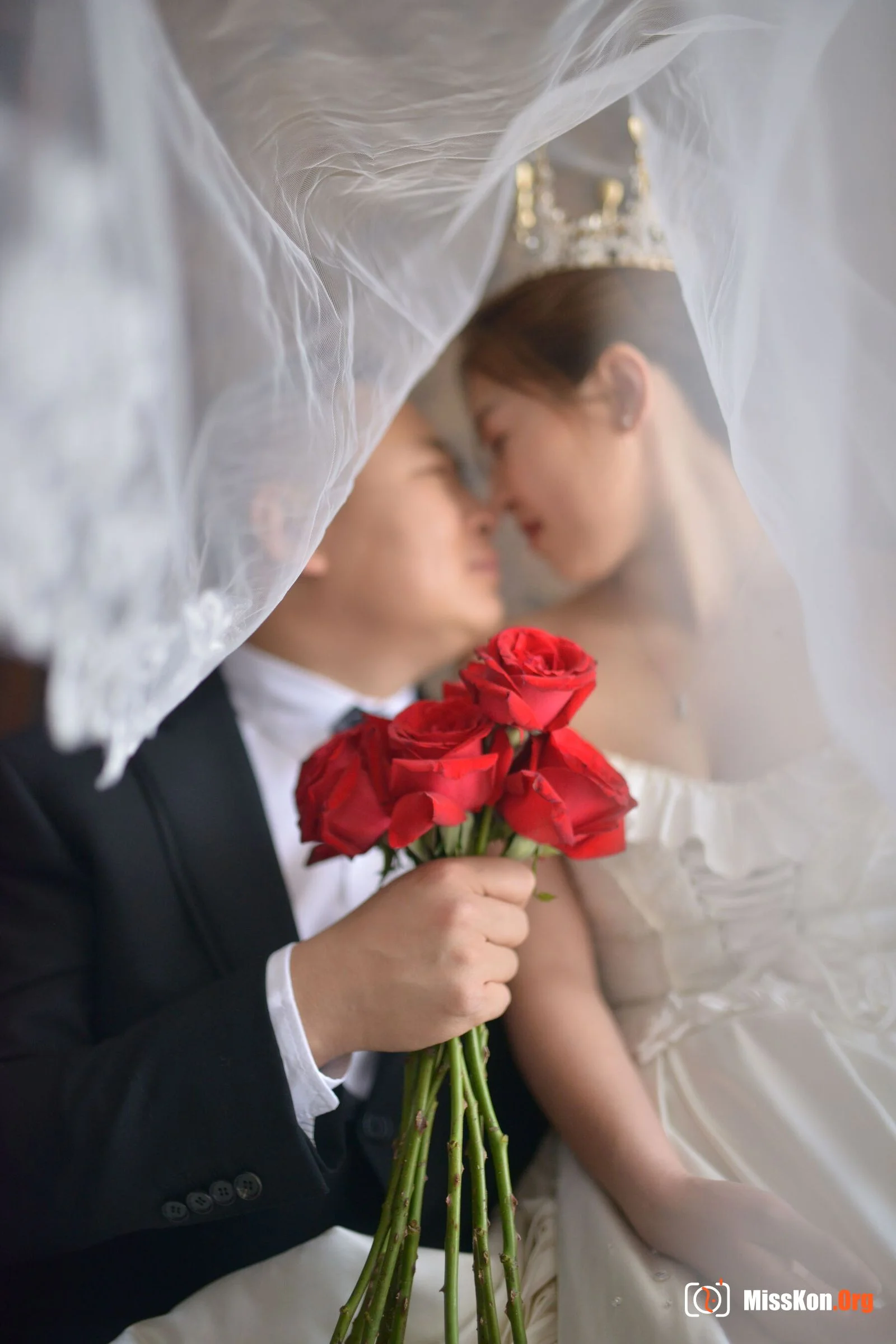 Photographer leaks nude wedding photos of young couple (2017-04-22) - Photo 8