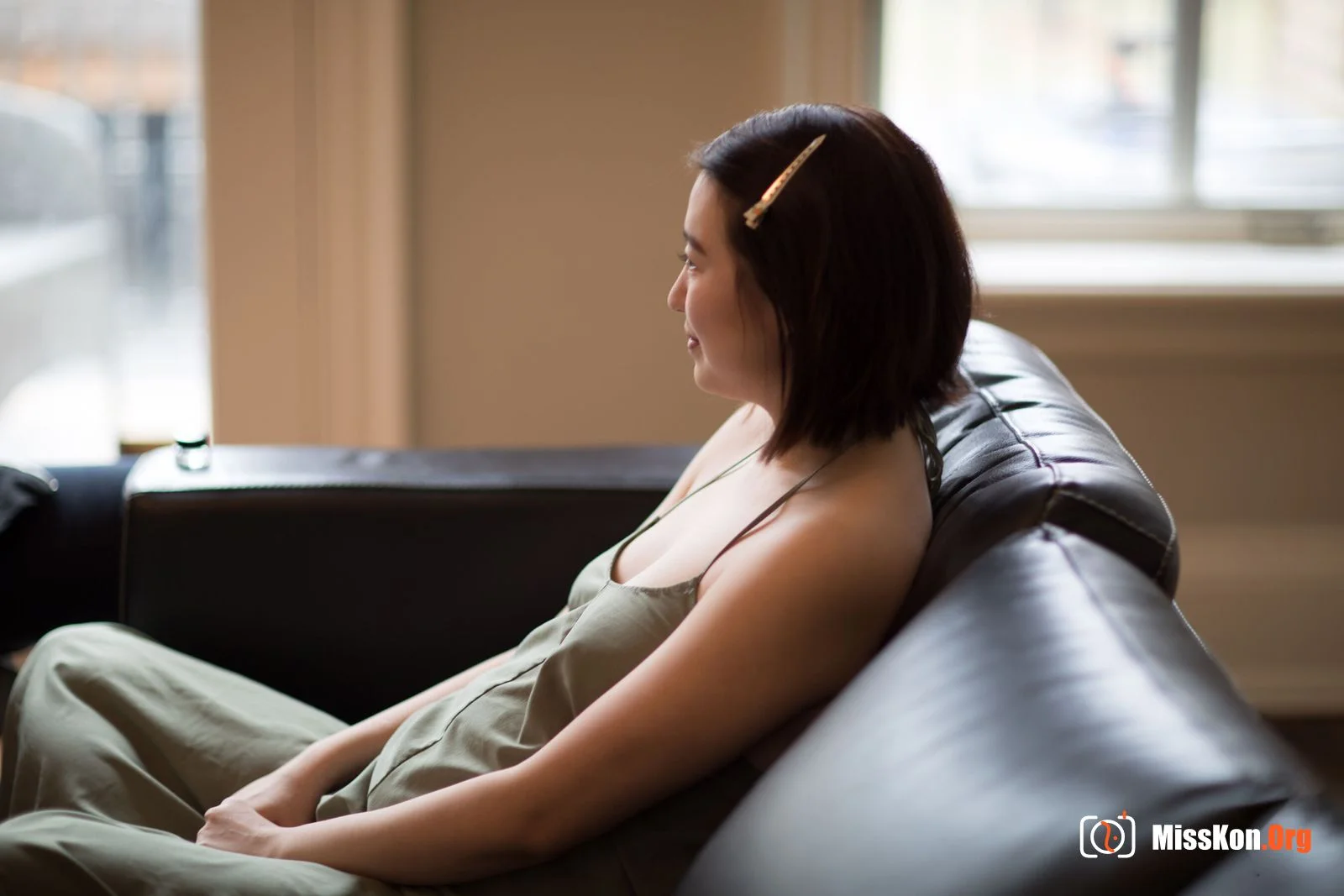 Photographer leaks sexy wife photos - Photo 10