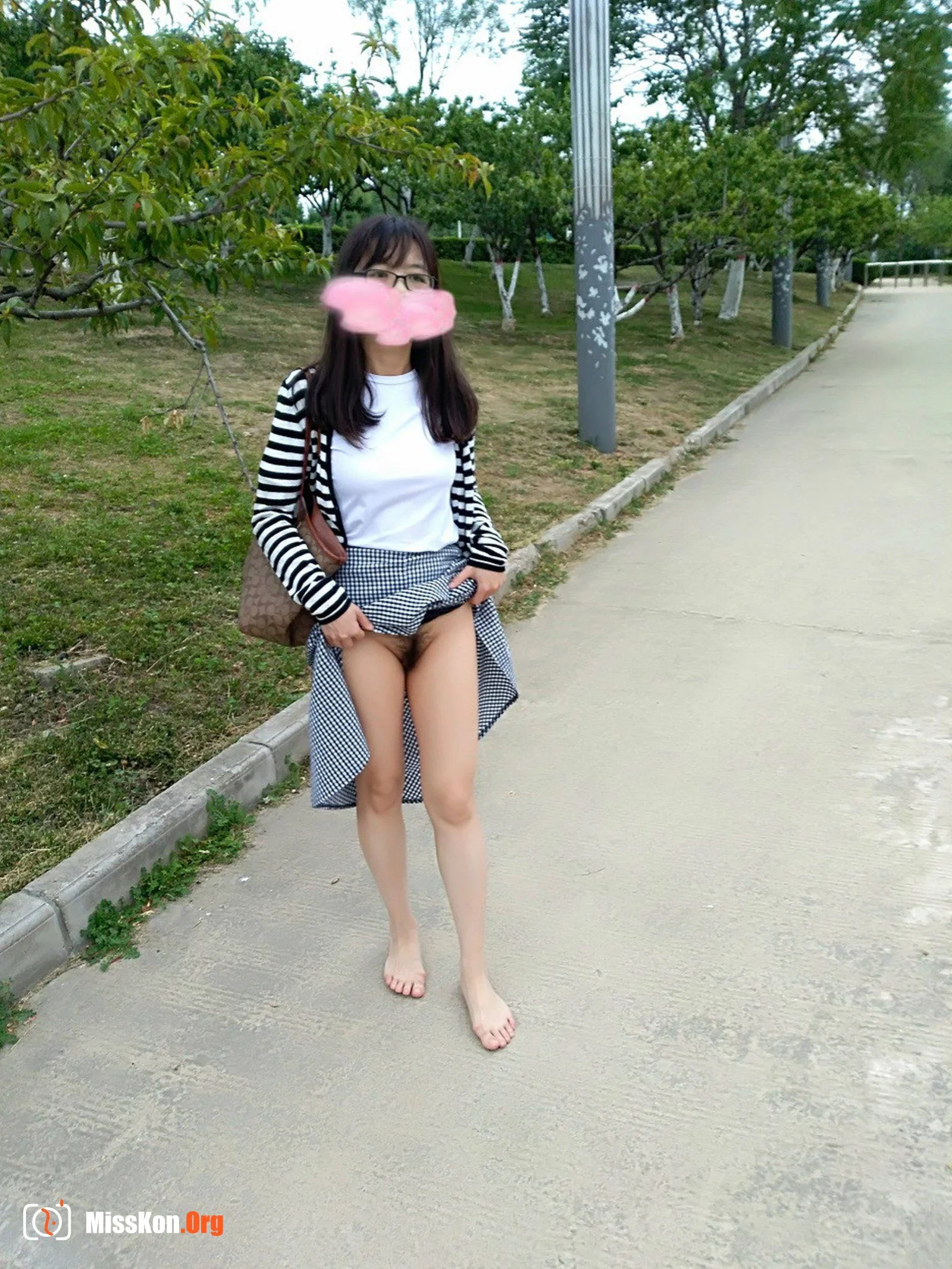PhotographerWUWU: Vacuum girl - Photo 5