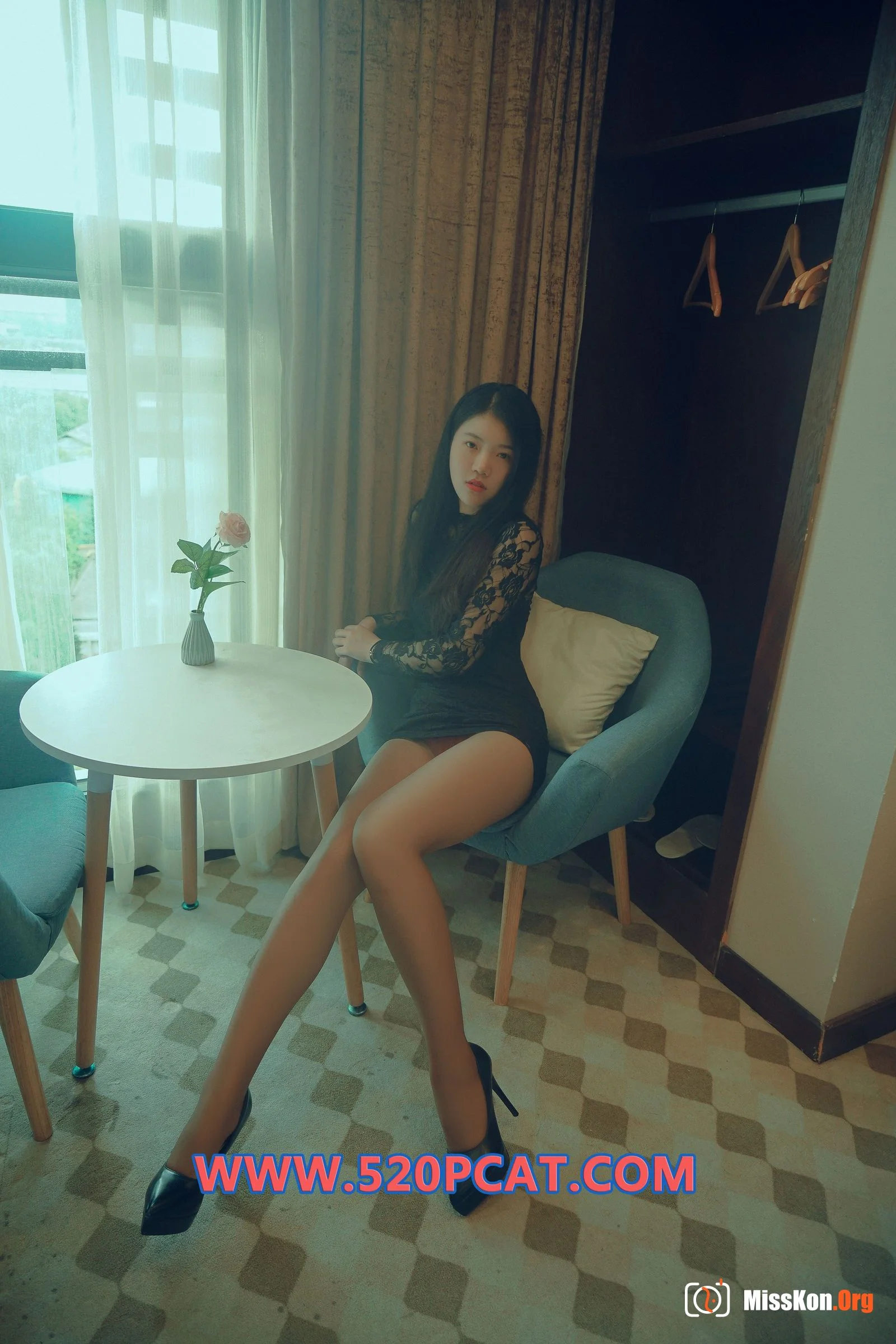 Platinum Issue 017 (Platinum 017) - Photo 4