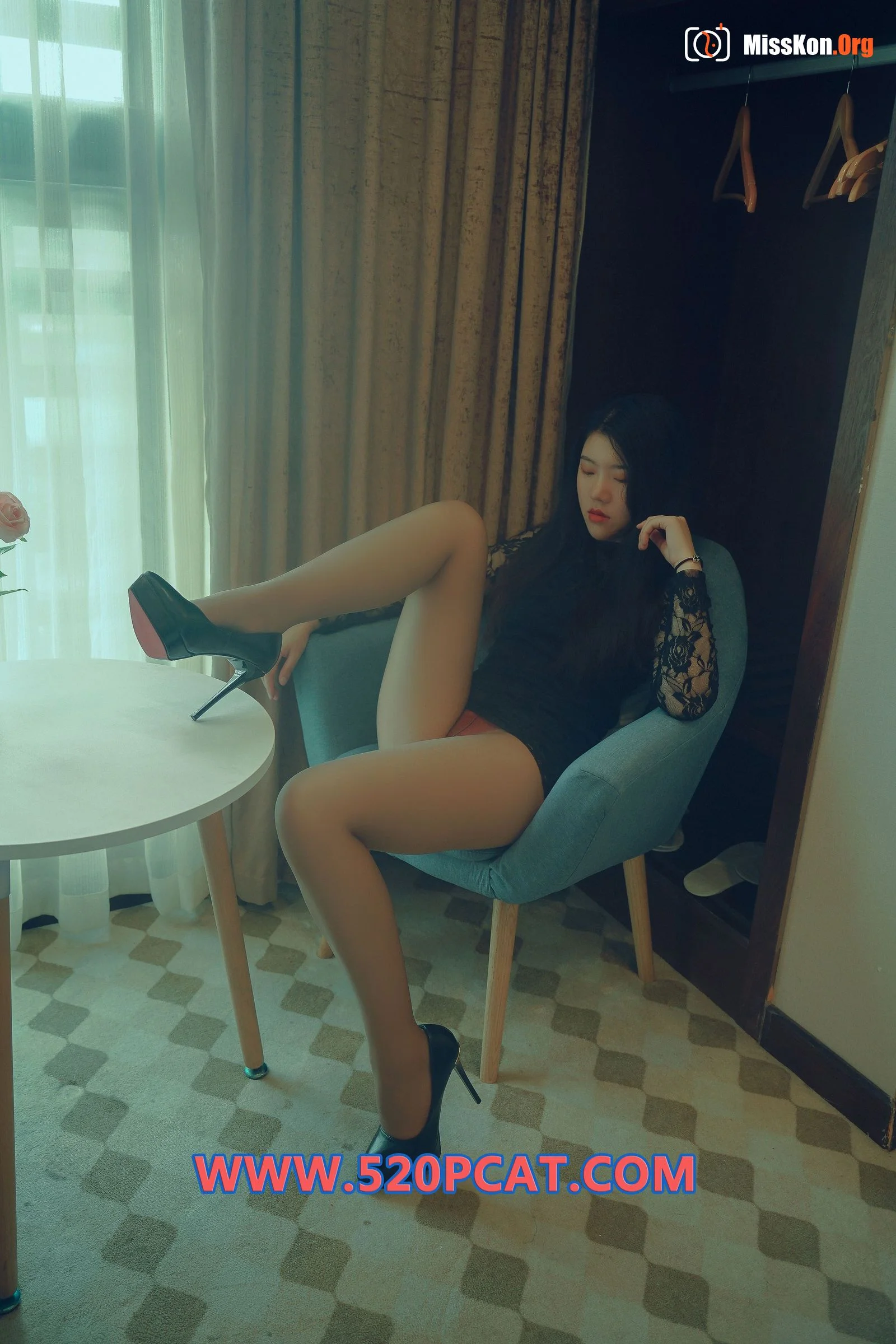 Platinum Issue 017 (Platinum 017) - Photo 6