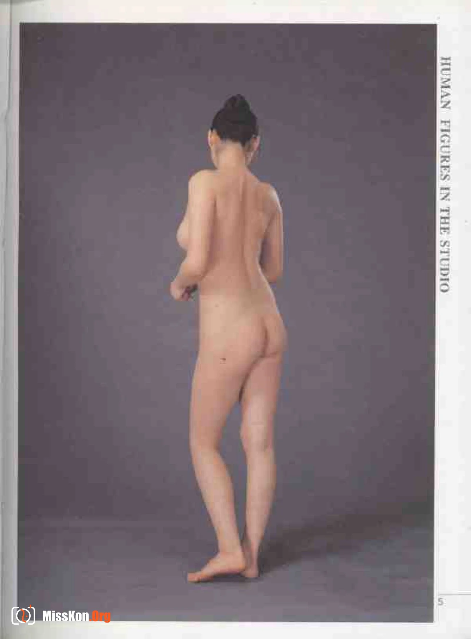 Practical Nude Model Photography: Standing (Shanghai Pictorial Publishing House) - Photo 11