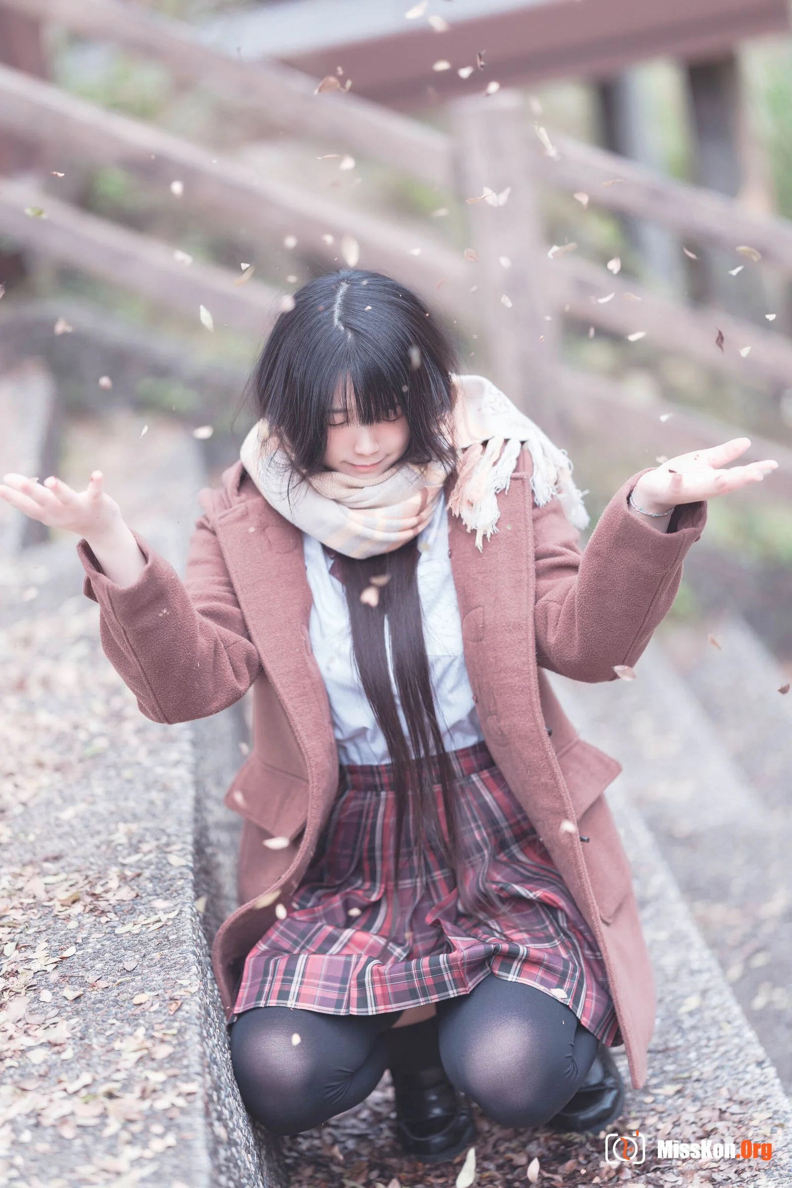 Raku: Classmate Her - Photo 13
