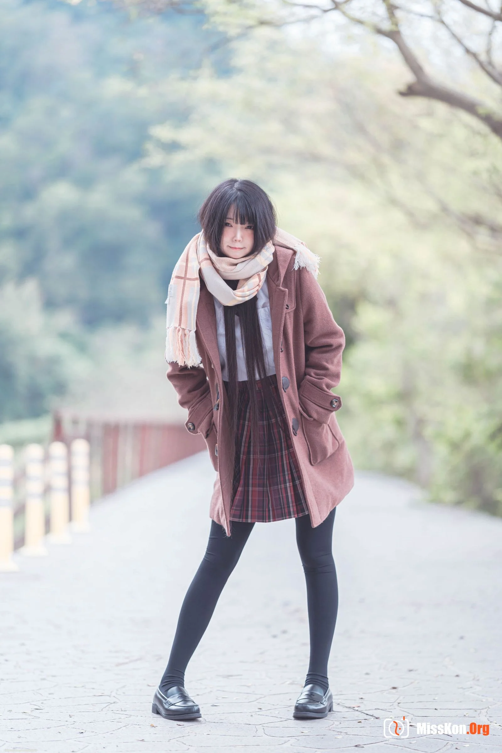 Raku: Classmate Her - Photo 3