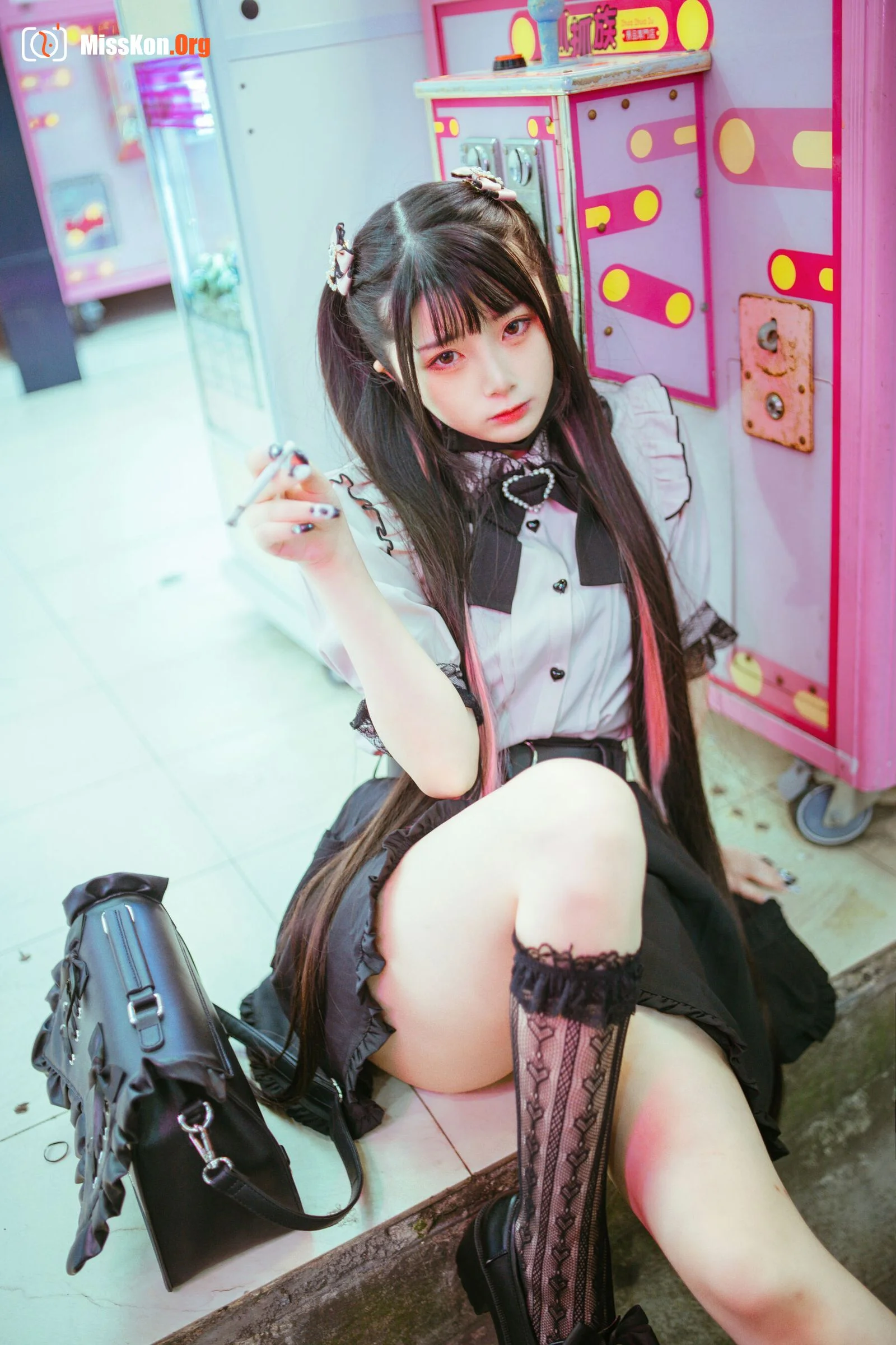 Raku: Girl waiting for god - Photo 13