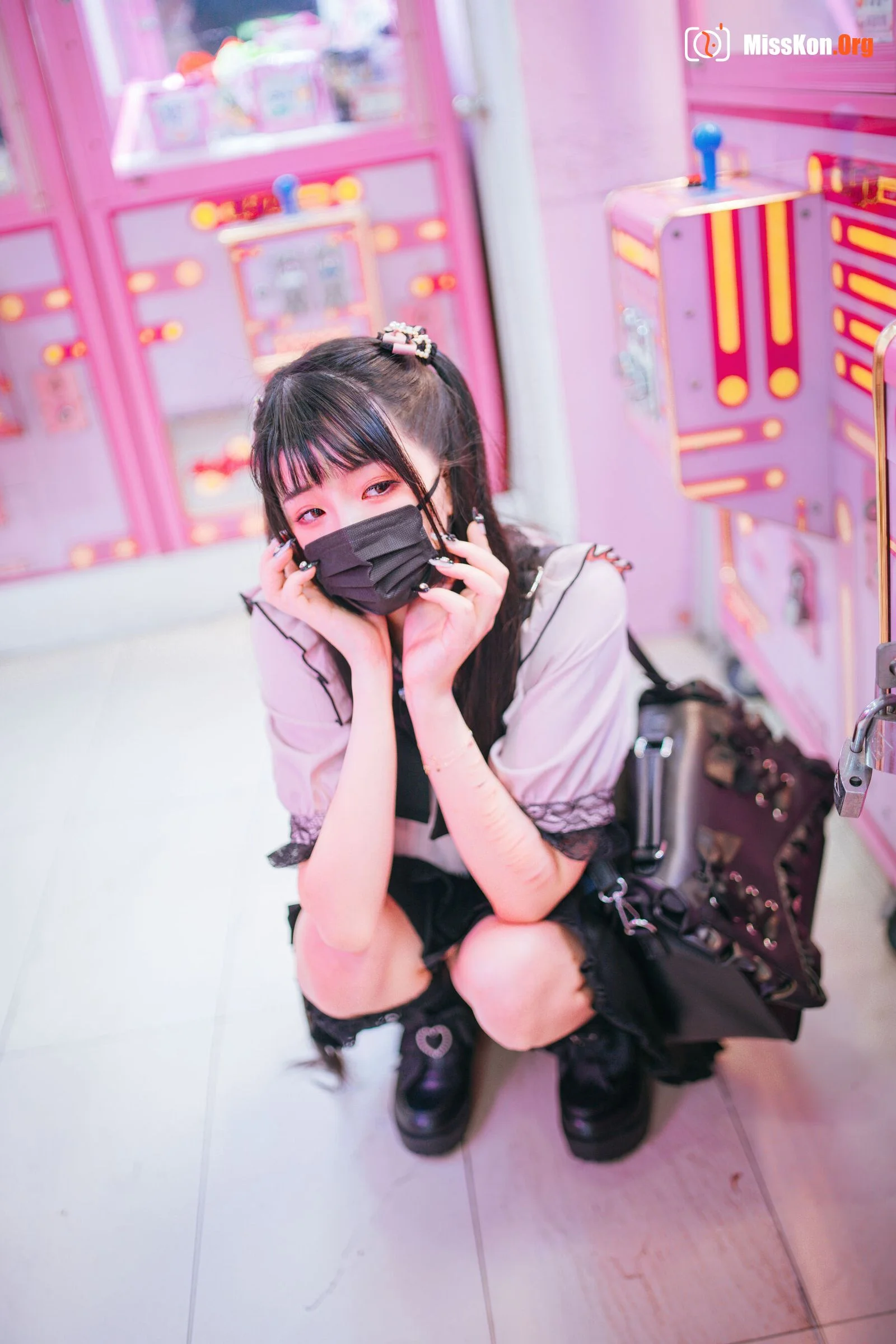 Raku: Girl waiting for god - Photo 4