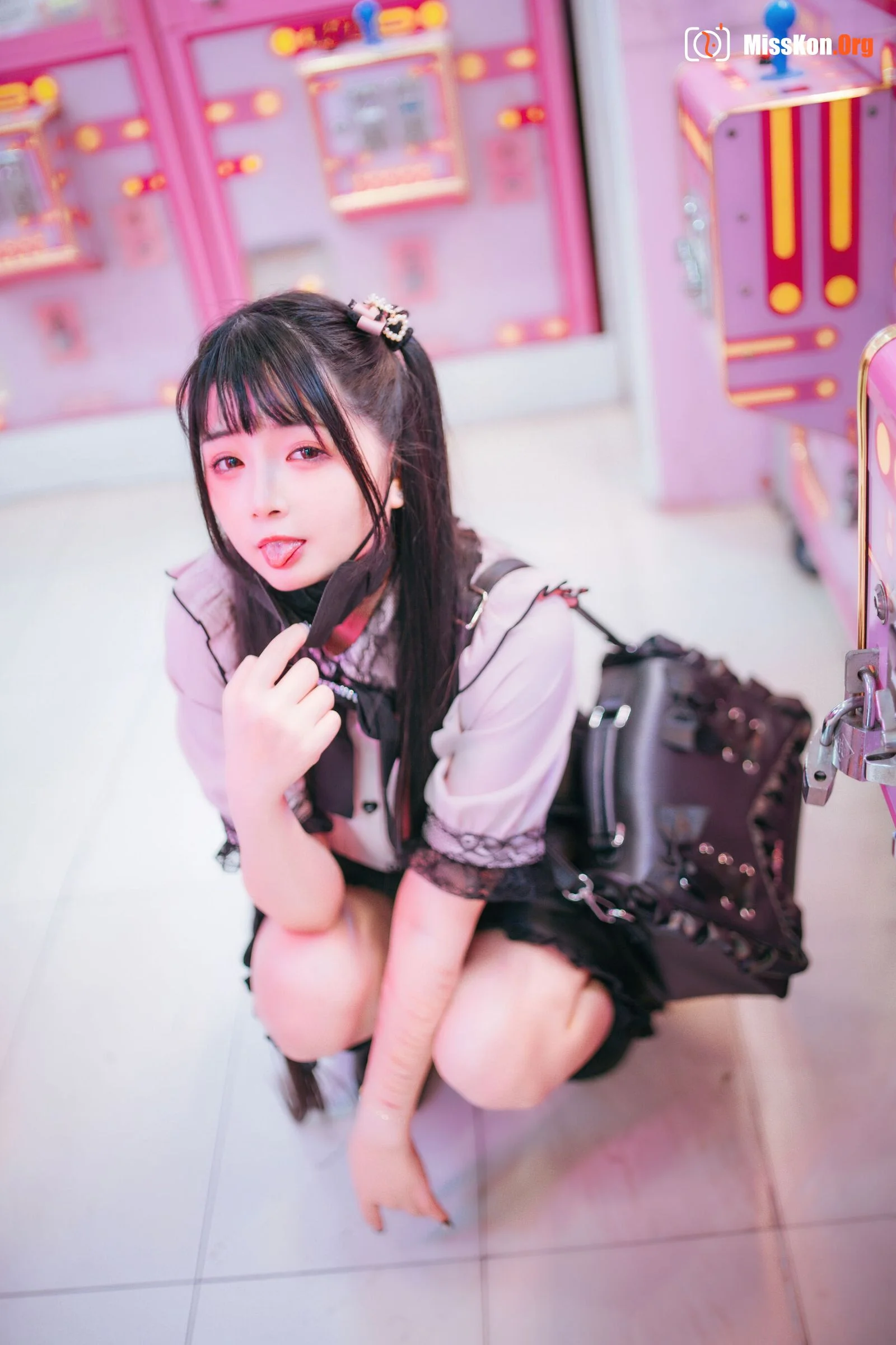 Raku: Girl waiting for god - Photo 6