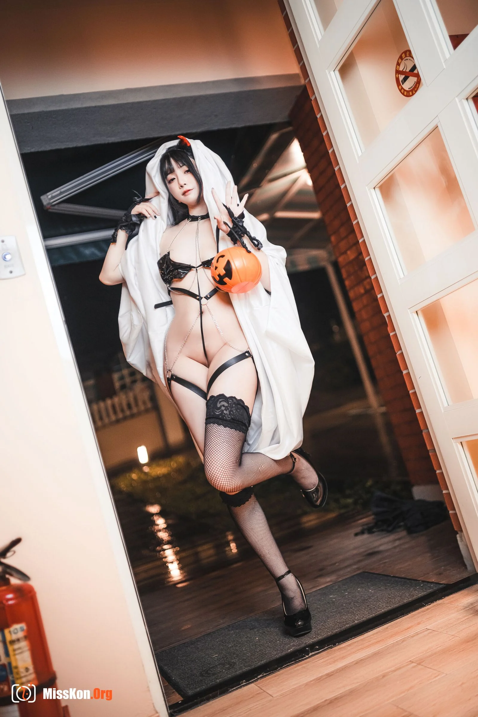 Raku: Trick or Treat - Photo 13