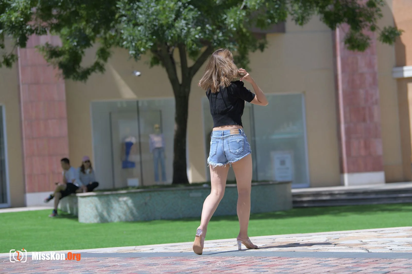 Remember (Magic Mirror Street Photography: The Beginning) - Photo 10