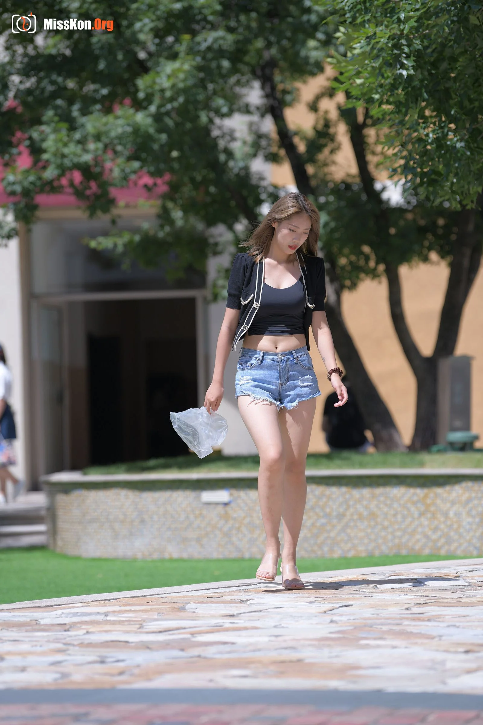 Remember (Magic Mirror Street Photography: The Beginning) - Photo 16