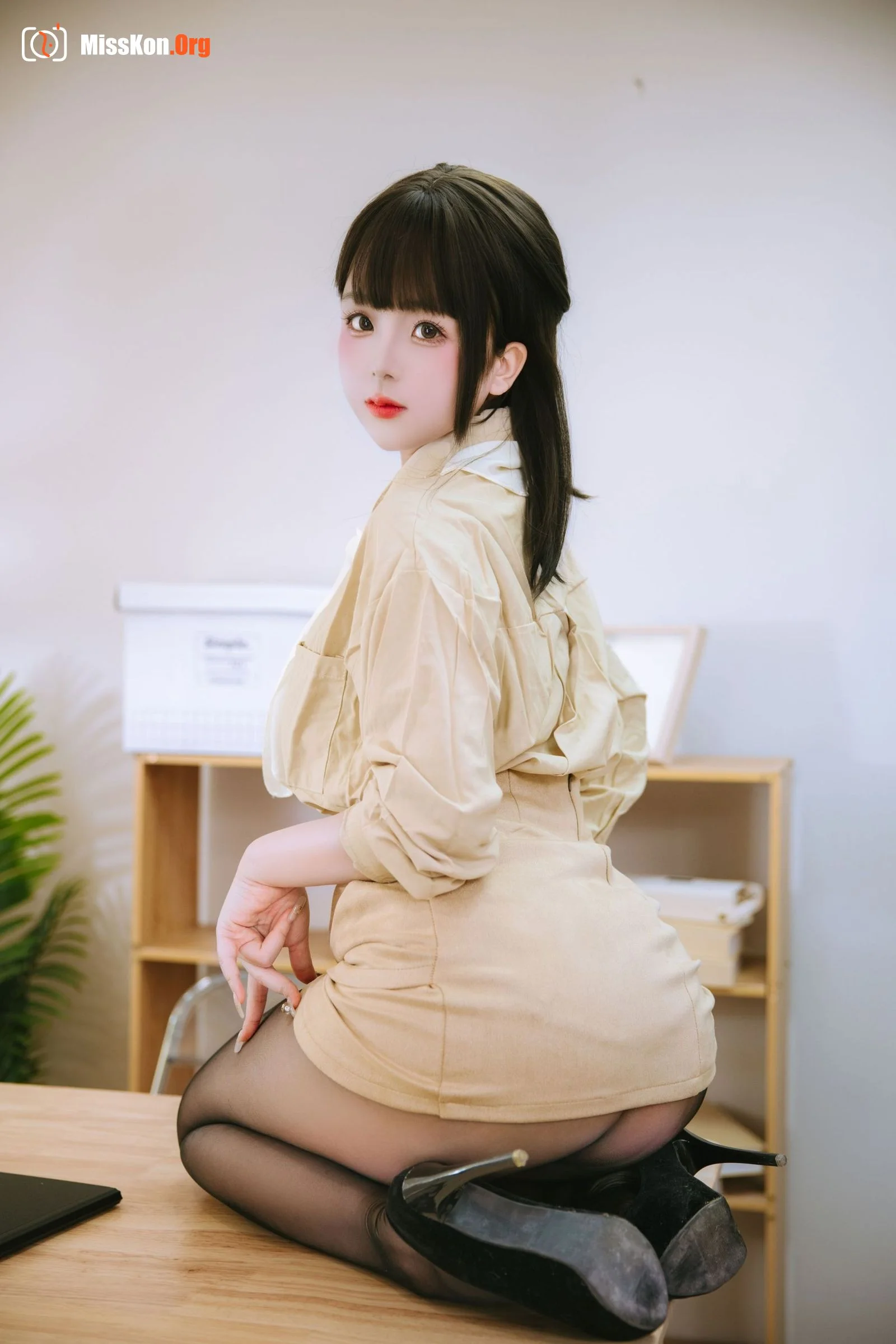 Rina Jiao: Secretary - Photo 11