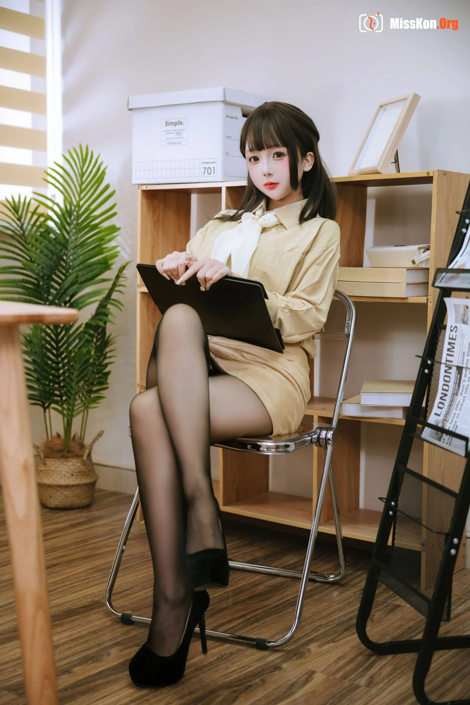 Rina Jiao: Secretary - Photo 19