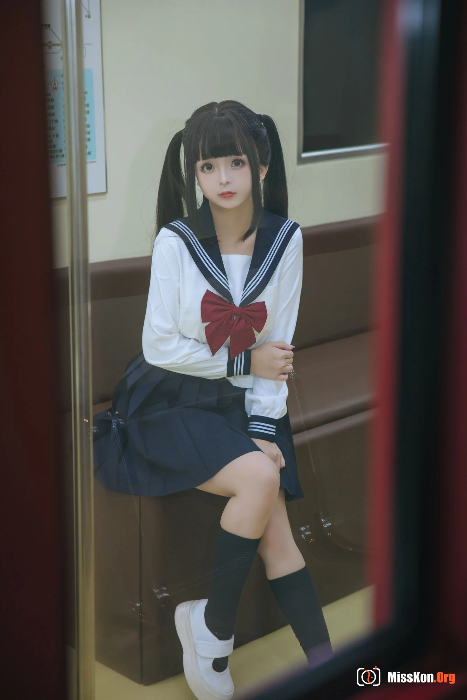 Rina Jiao: Train JK - Photo 3