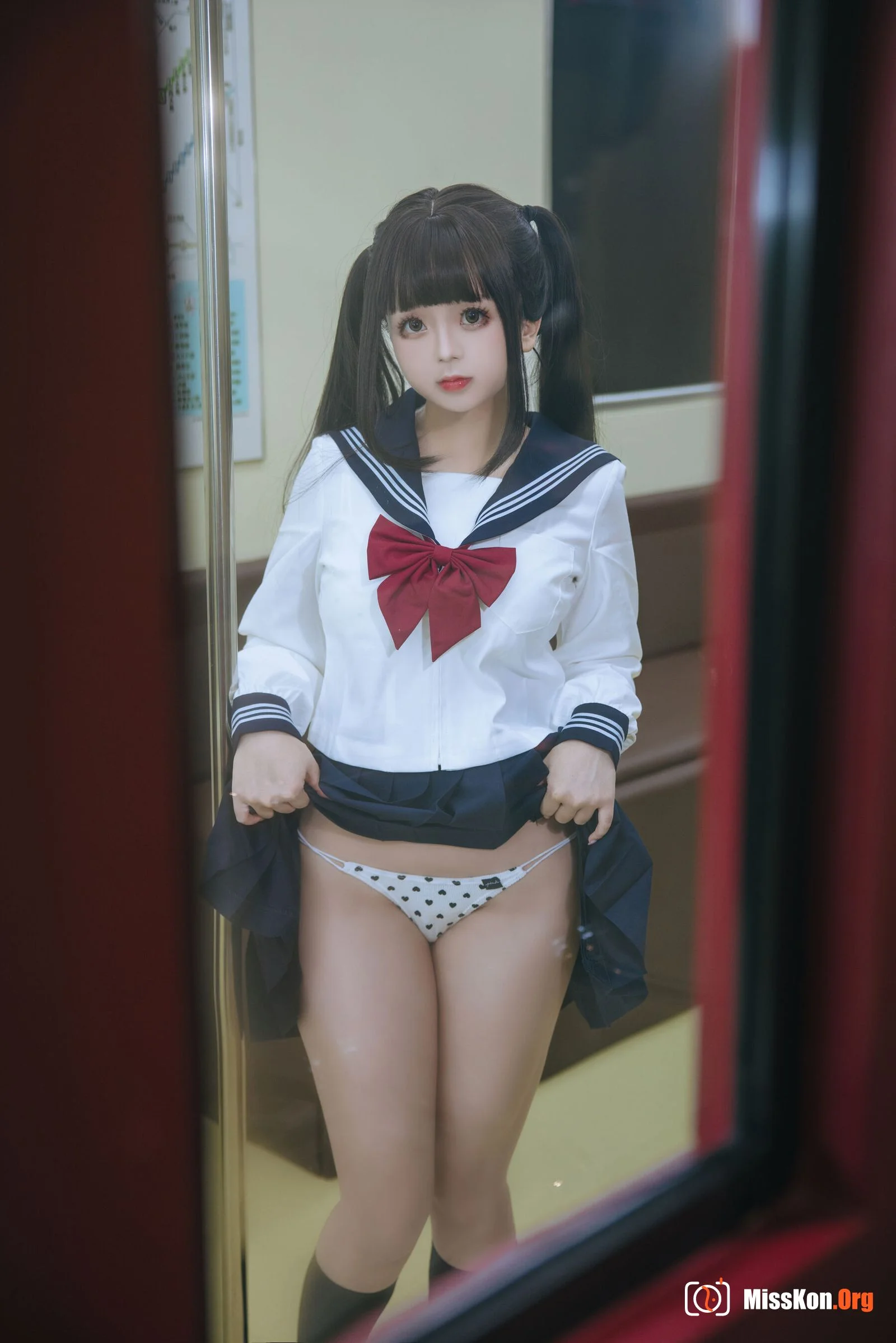 Rina Jiao: Train JK - Photo 4