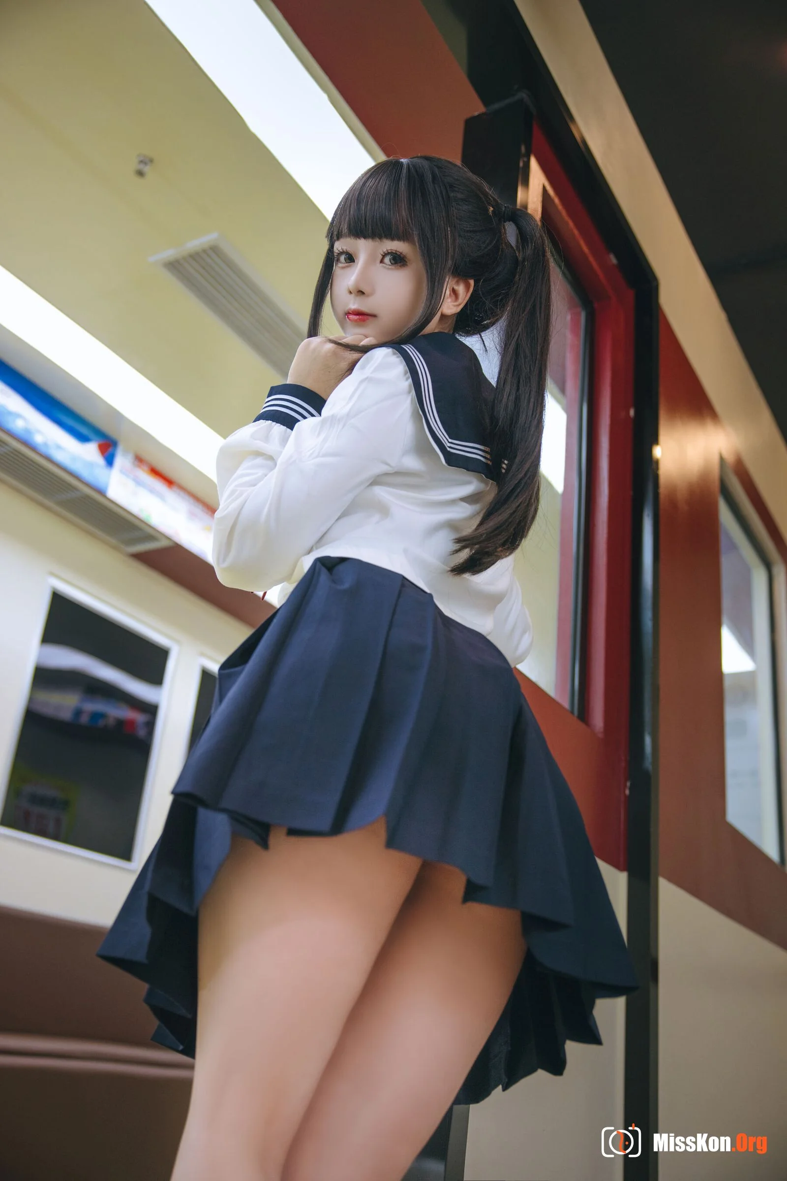 Rina Jiao: Train JK - Photo 6