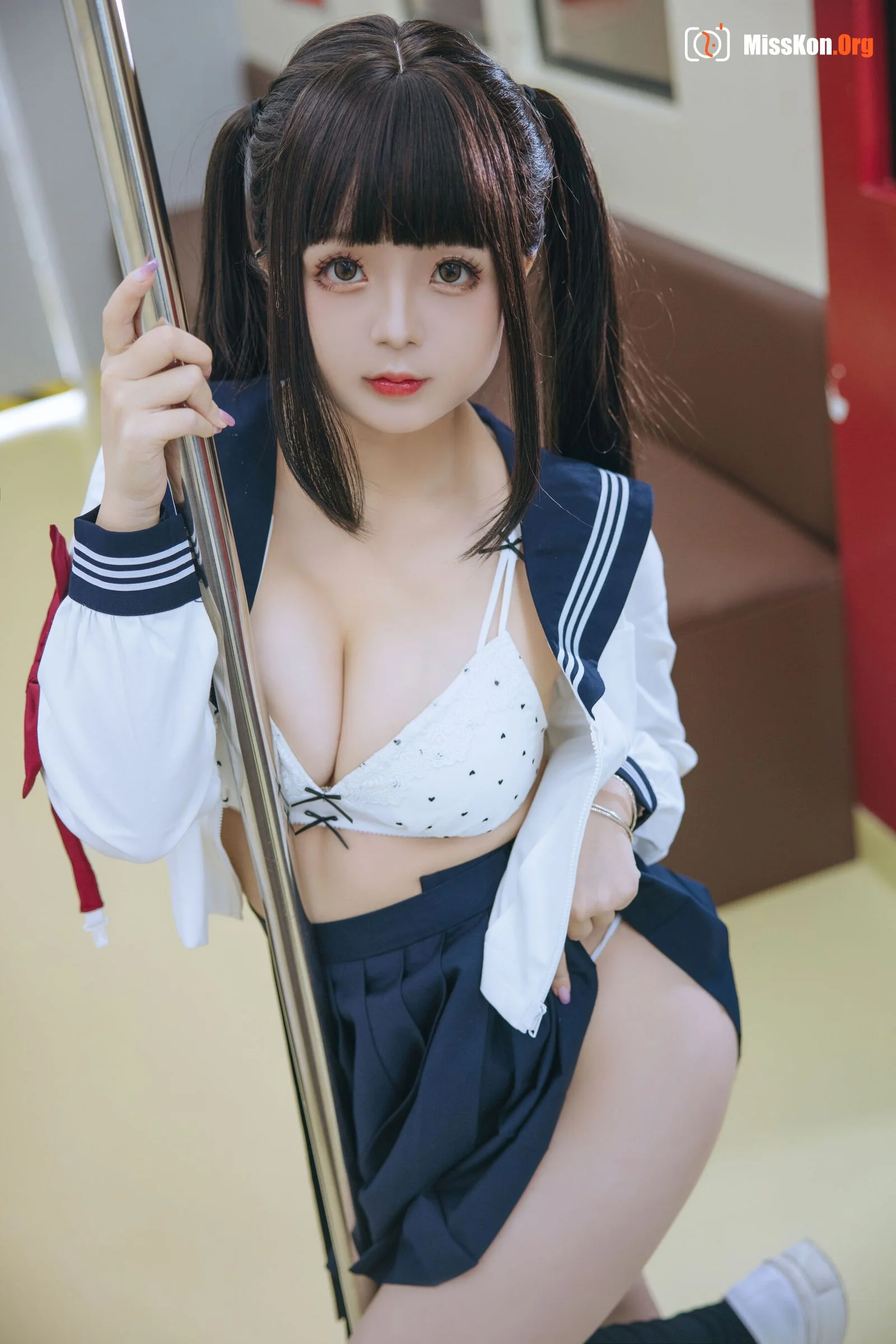 Rina Jiao: Train JK - Photo 64