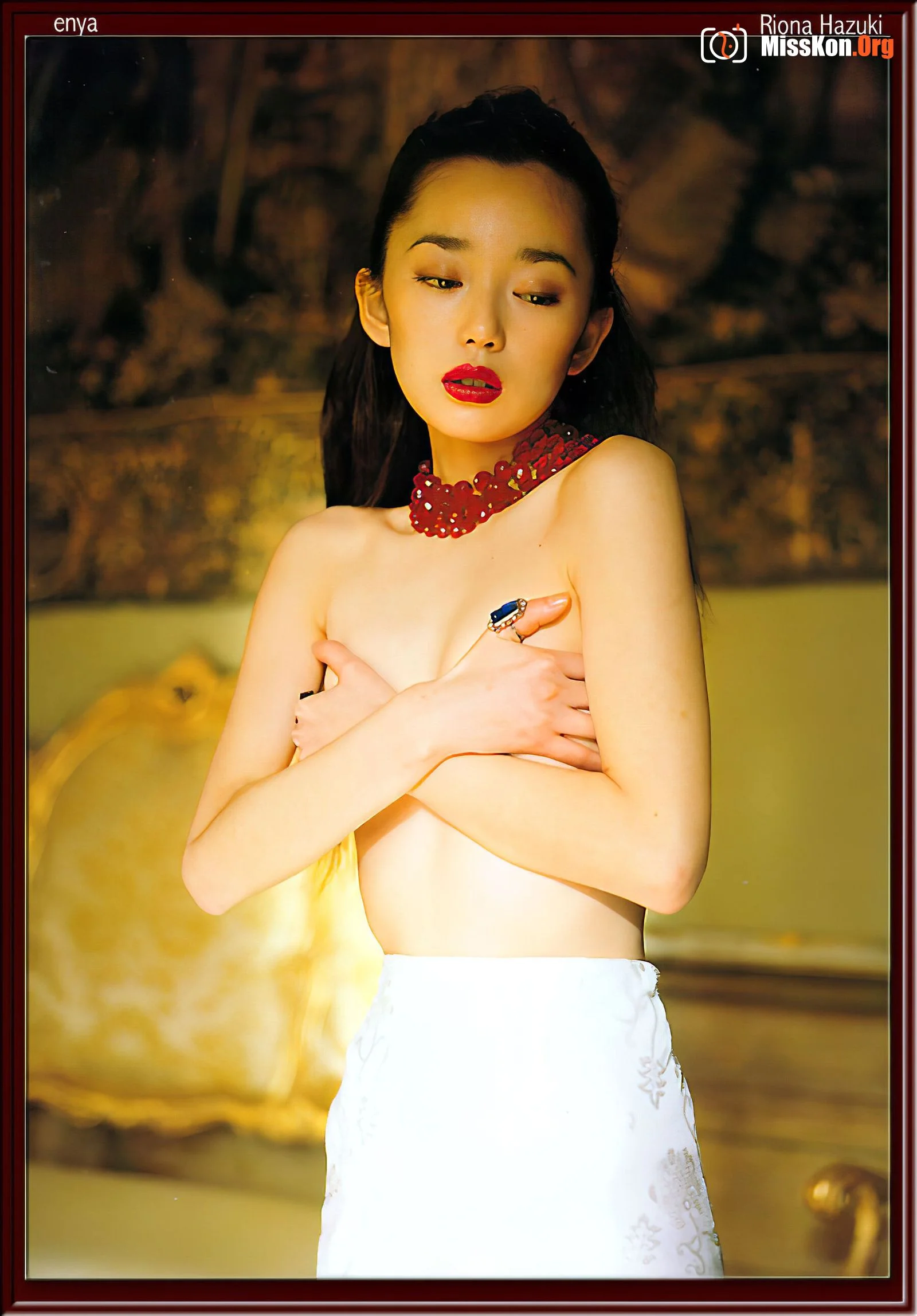 Riona Hazuki: RIONA (Bunkasha) - Photo 10