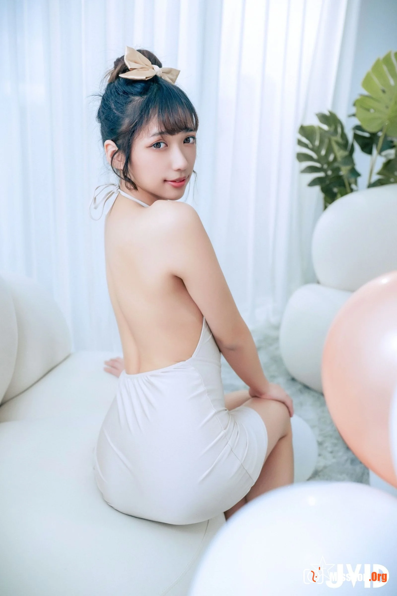 井野奈&肉包《色欲融合の闺蜜庆生派对》 - 照片 9