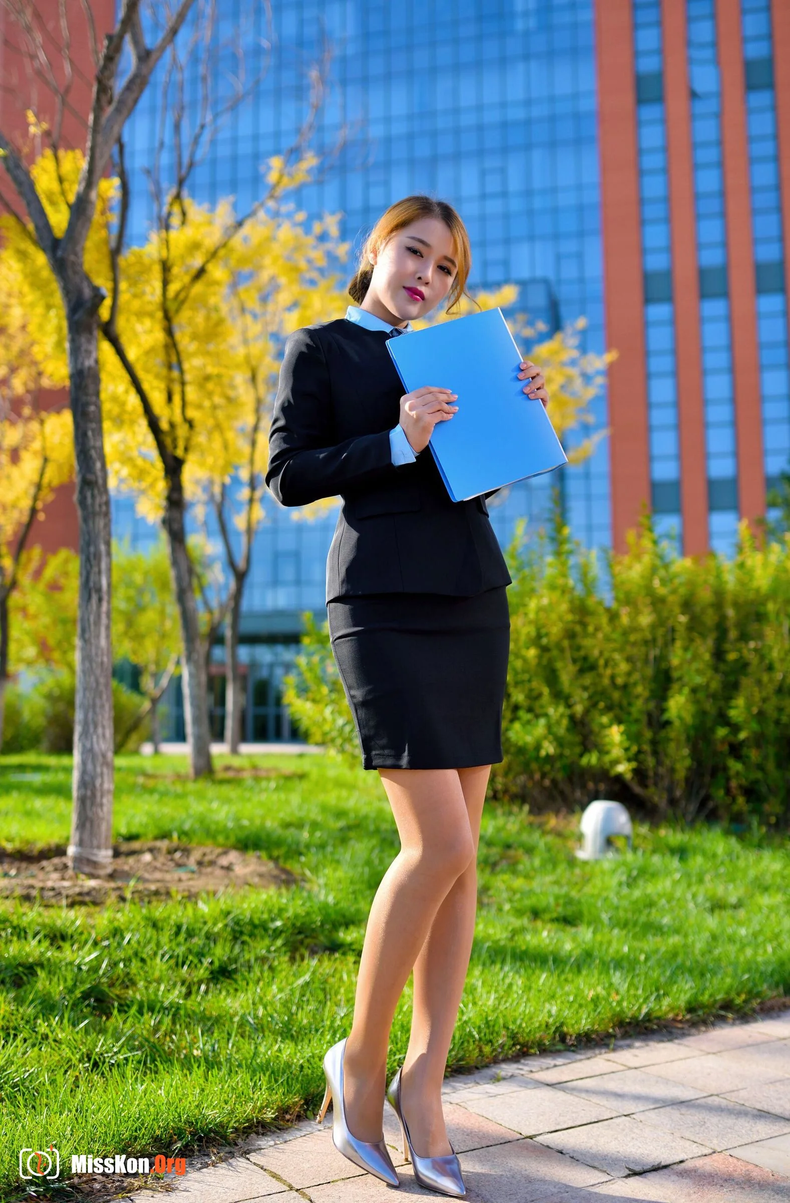 Ruo Xi: Secretary - Photo 6