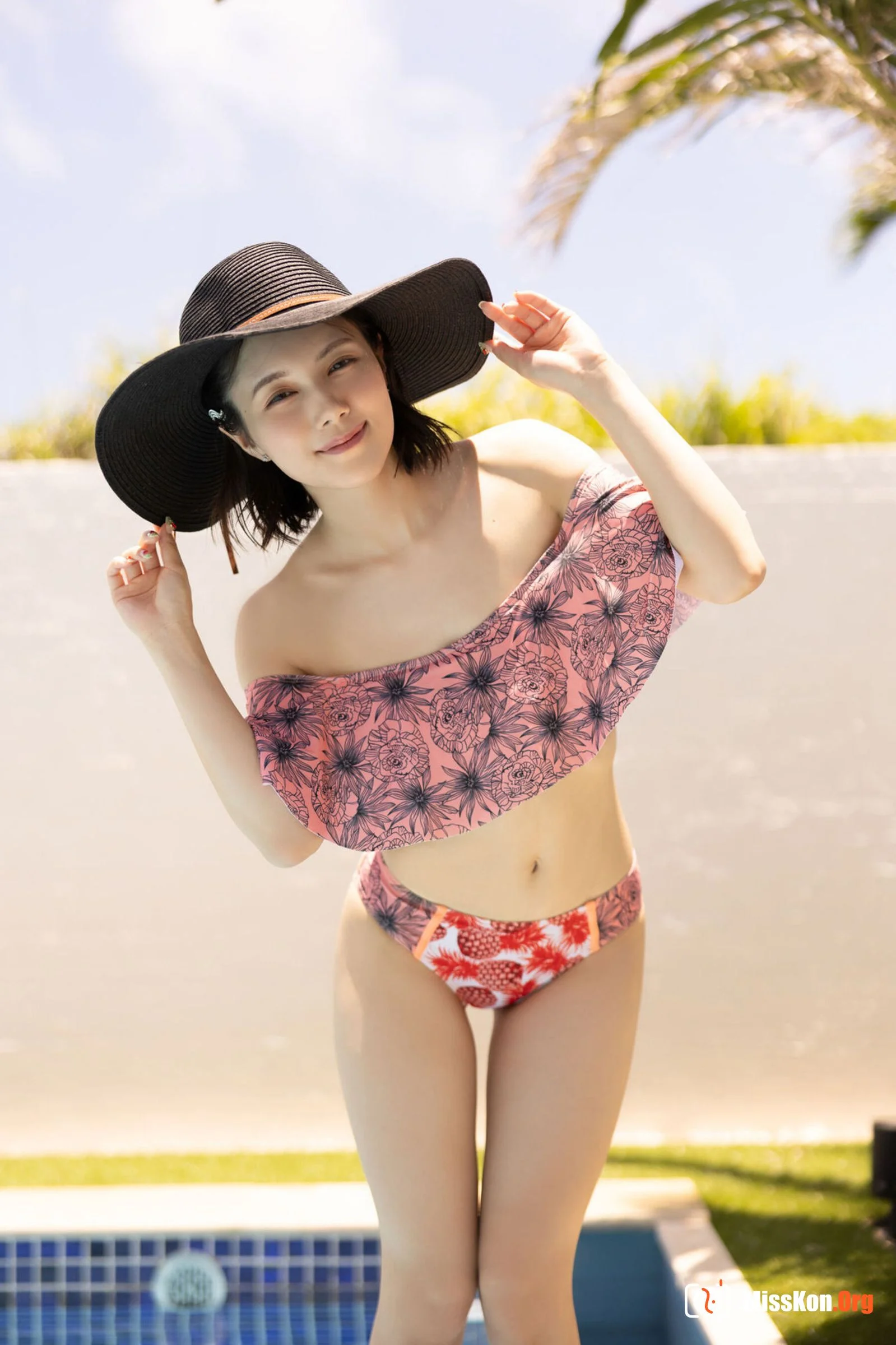 Ryoumori Reimu: Summer Goddess (Weekly Modern Days Photo Album) - Photo 7