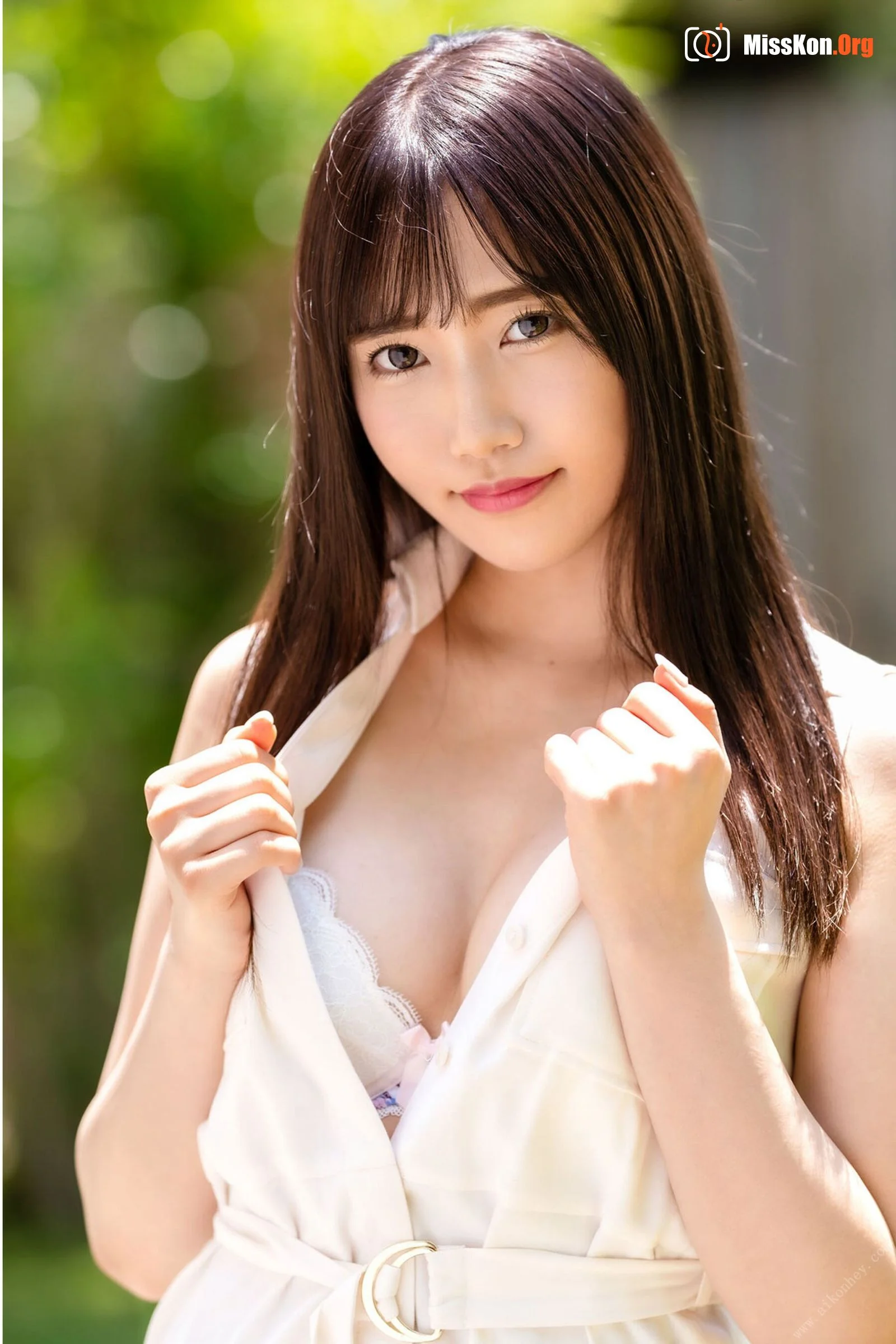 Saito Amiri (POSE MESSAGE 01) - Photo 3