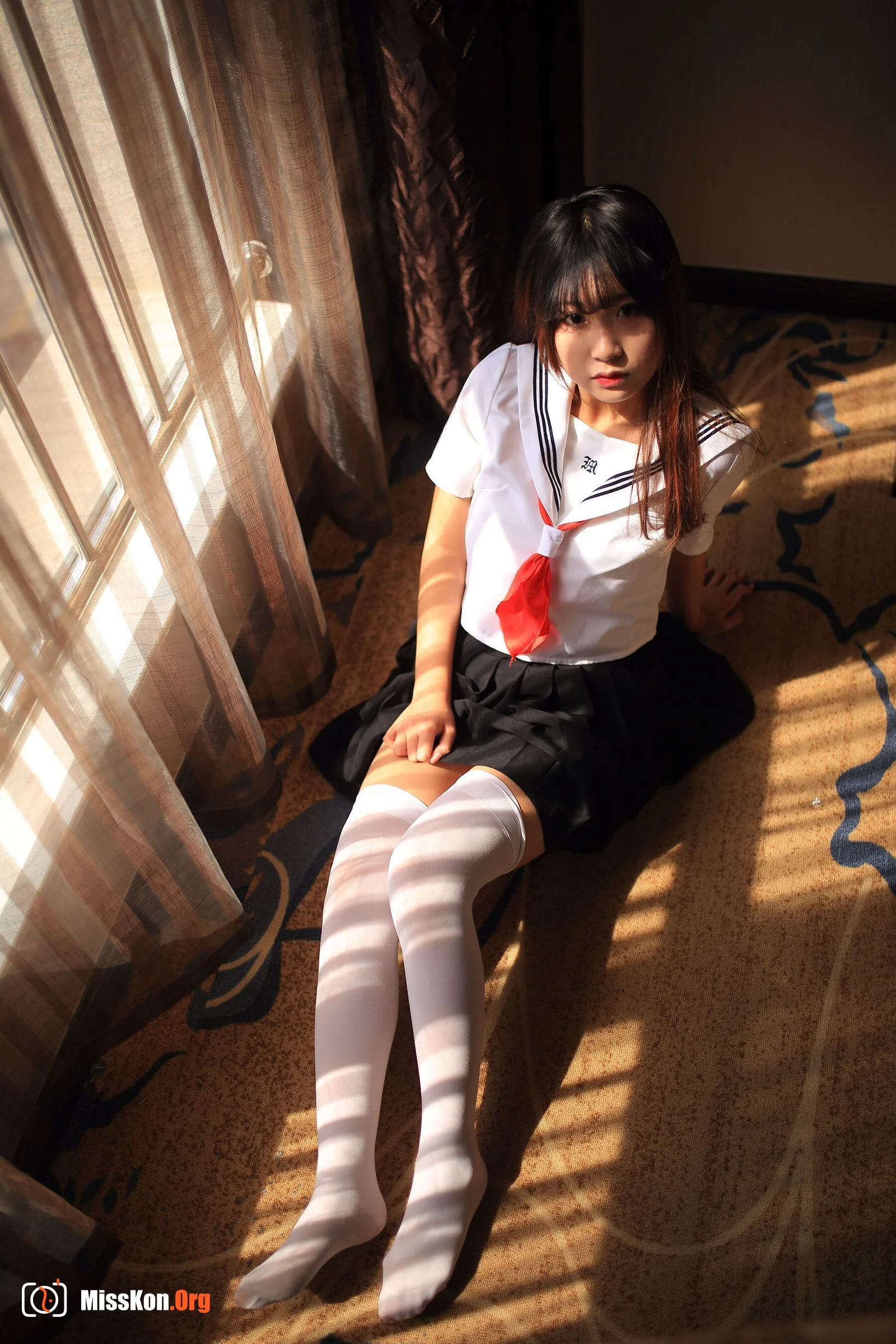 Sakura Maomao: JK sailor suit strawberry underwear - Photo 3