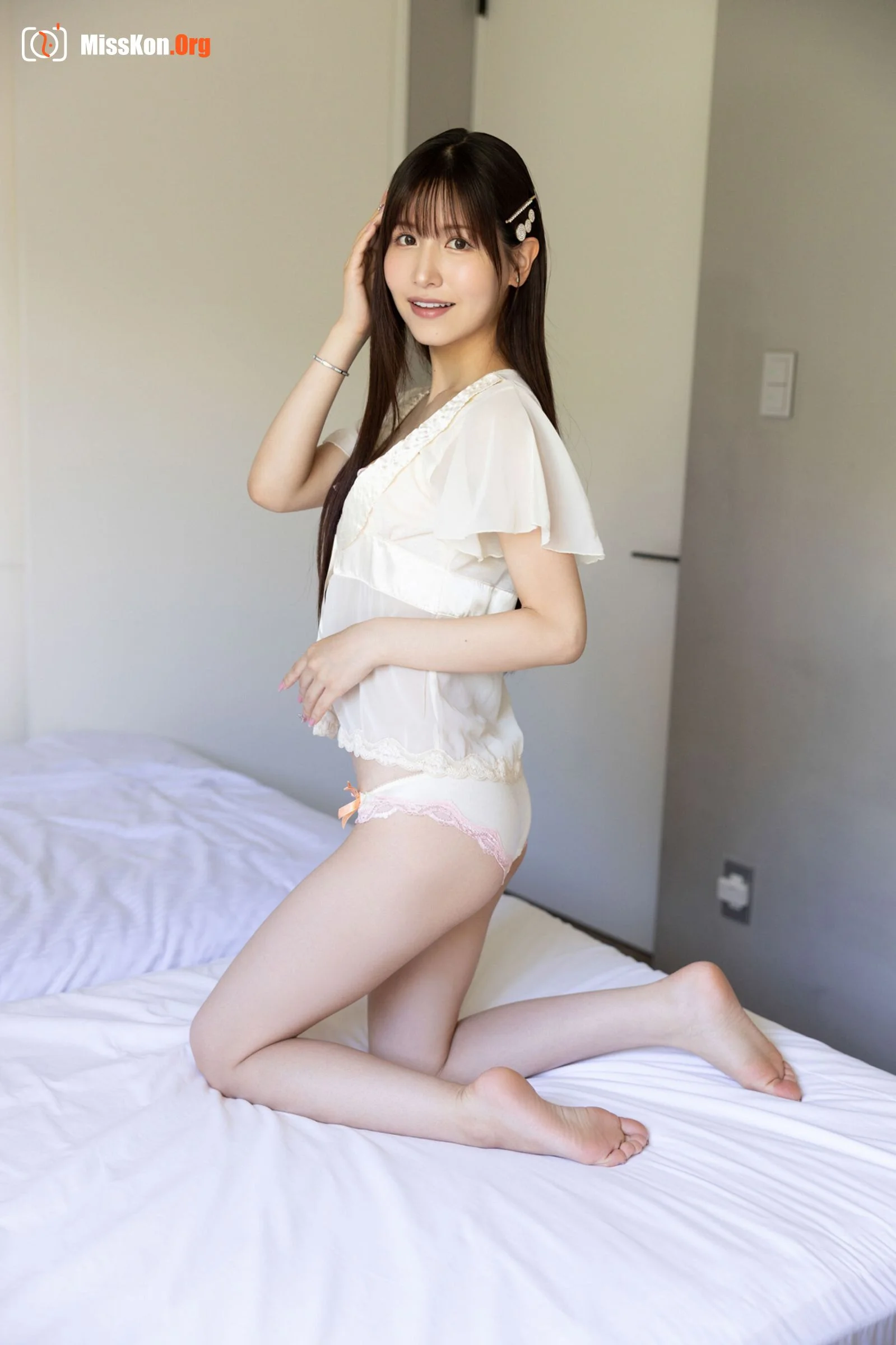 Sakura Sky Peach: Shy Maiden (Weekly Modern Days Photo Album) - Photo 6