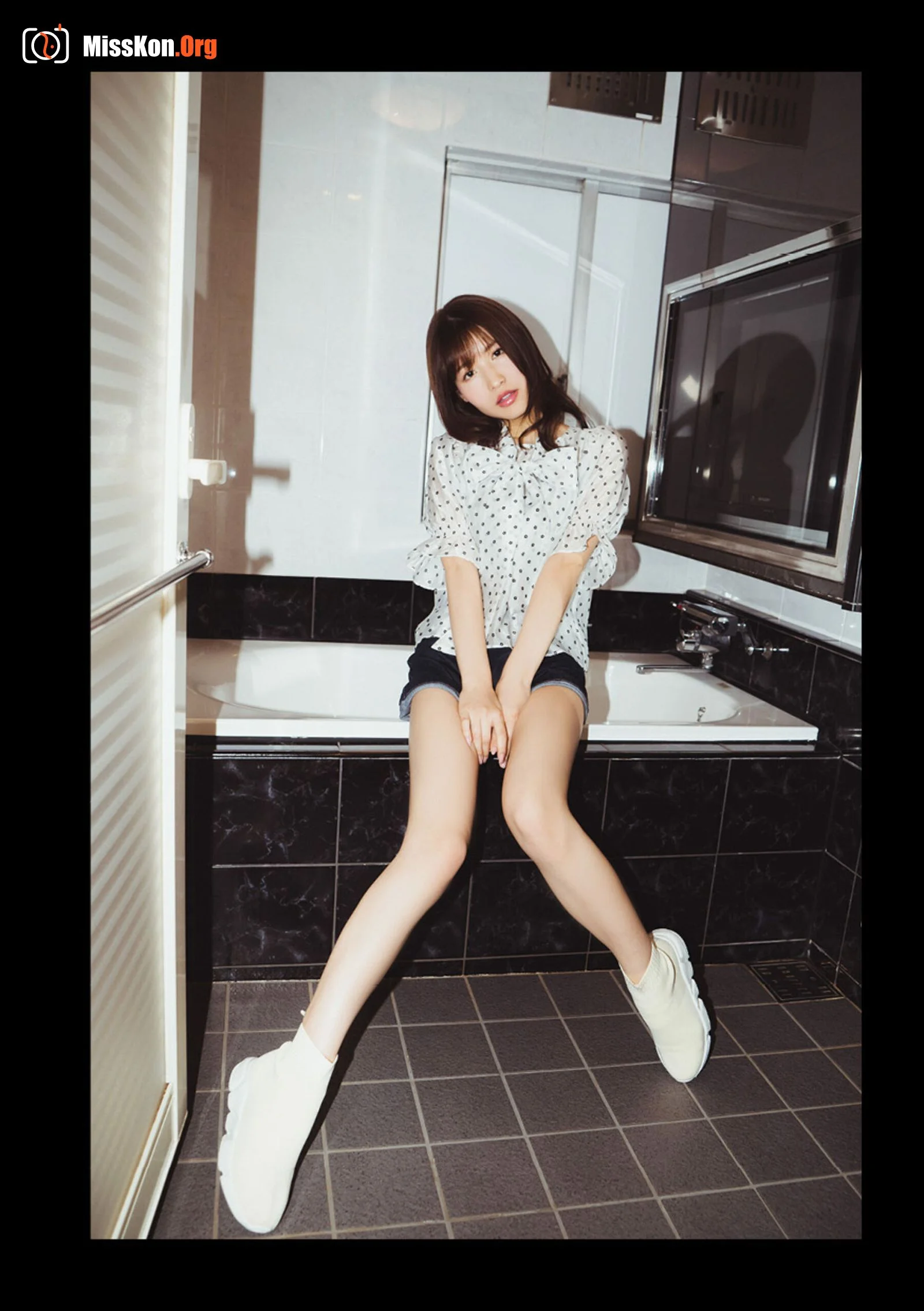 Sakura Sora - Photo 33