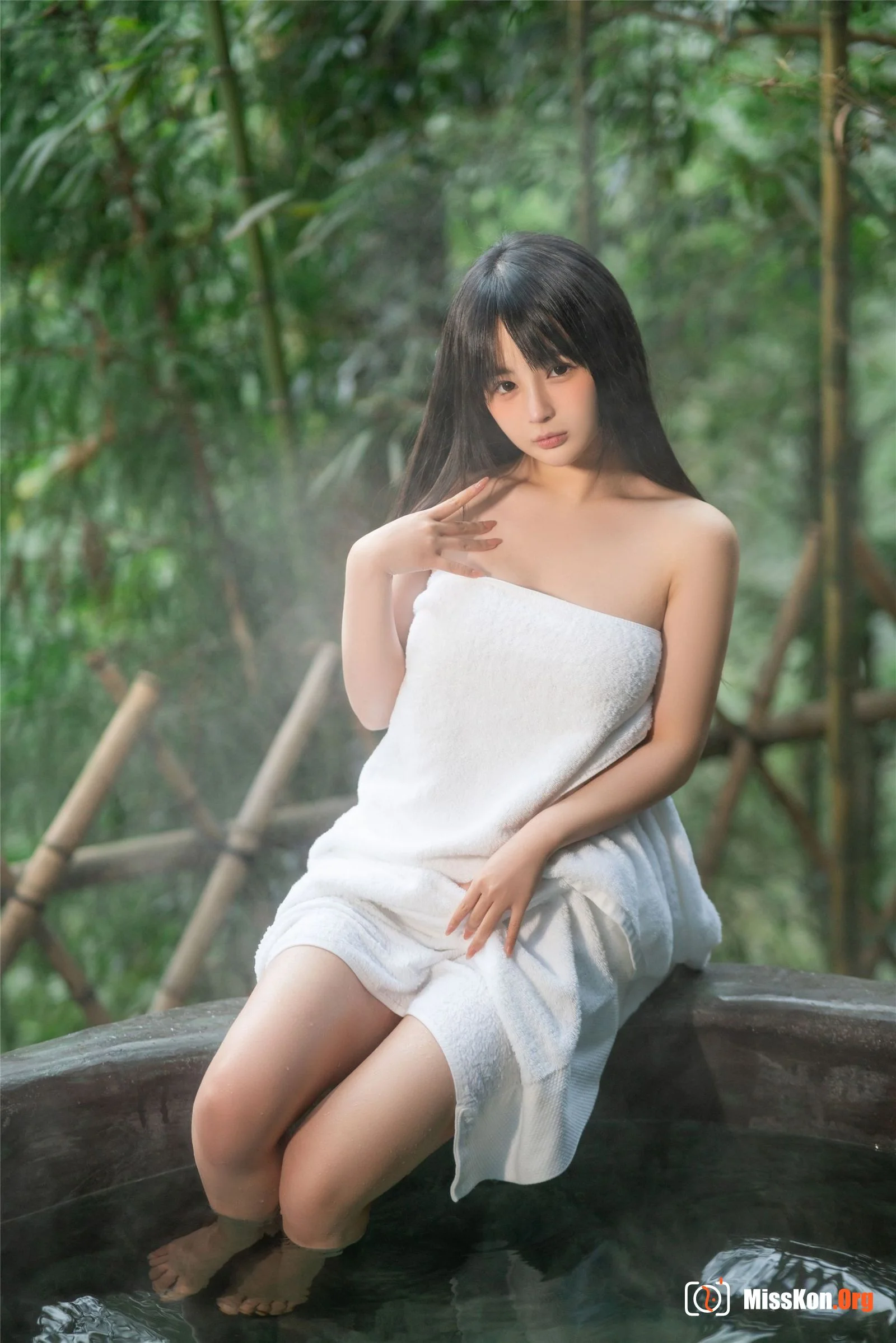 Sakurai Ningning: Hot spring - Photo 7