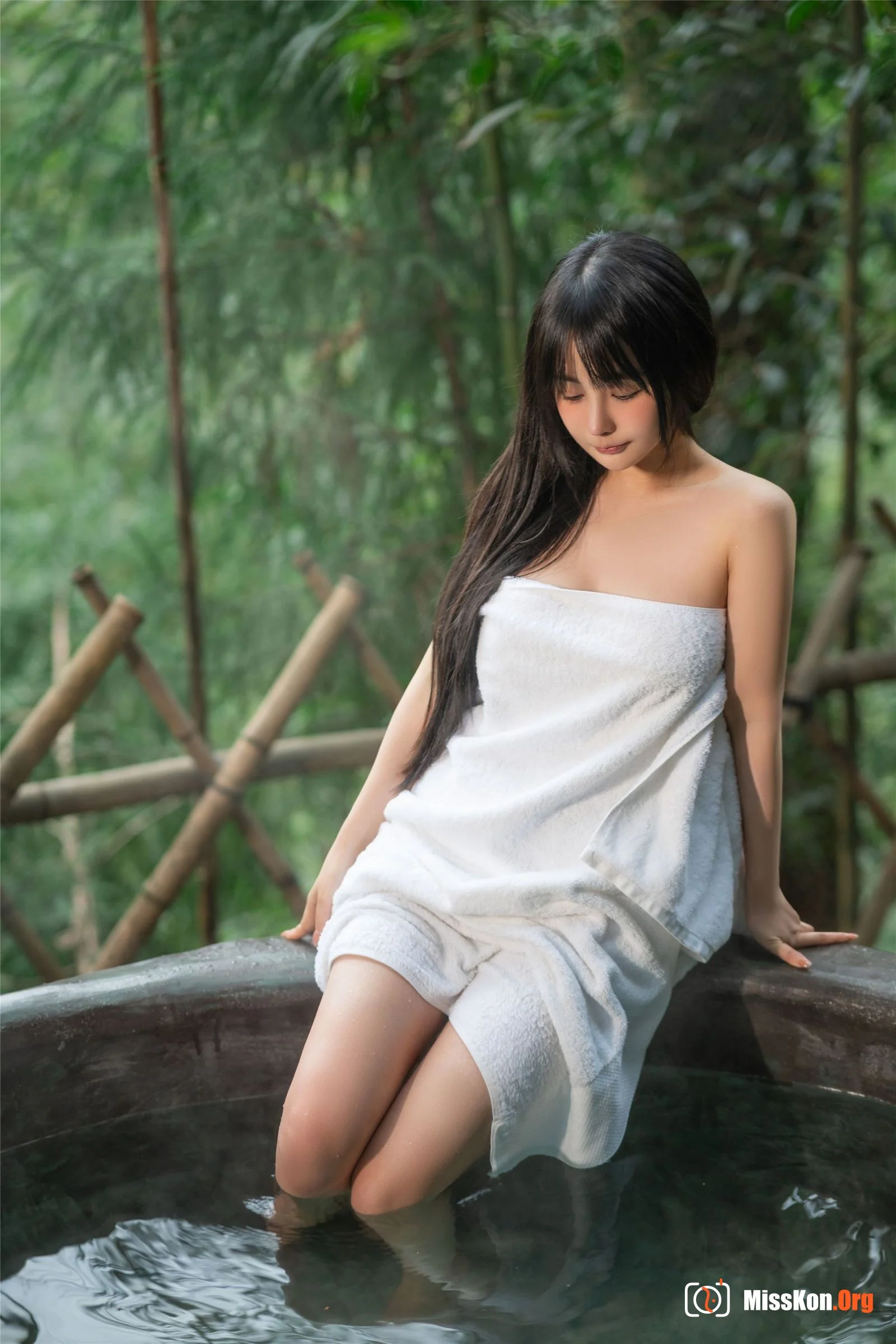 Sakurai Ningning: Hot spring - Photo 8