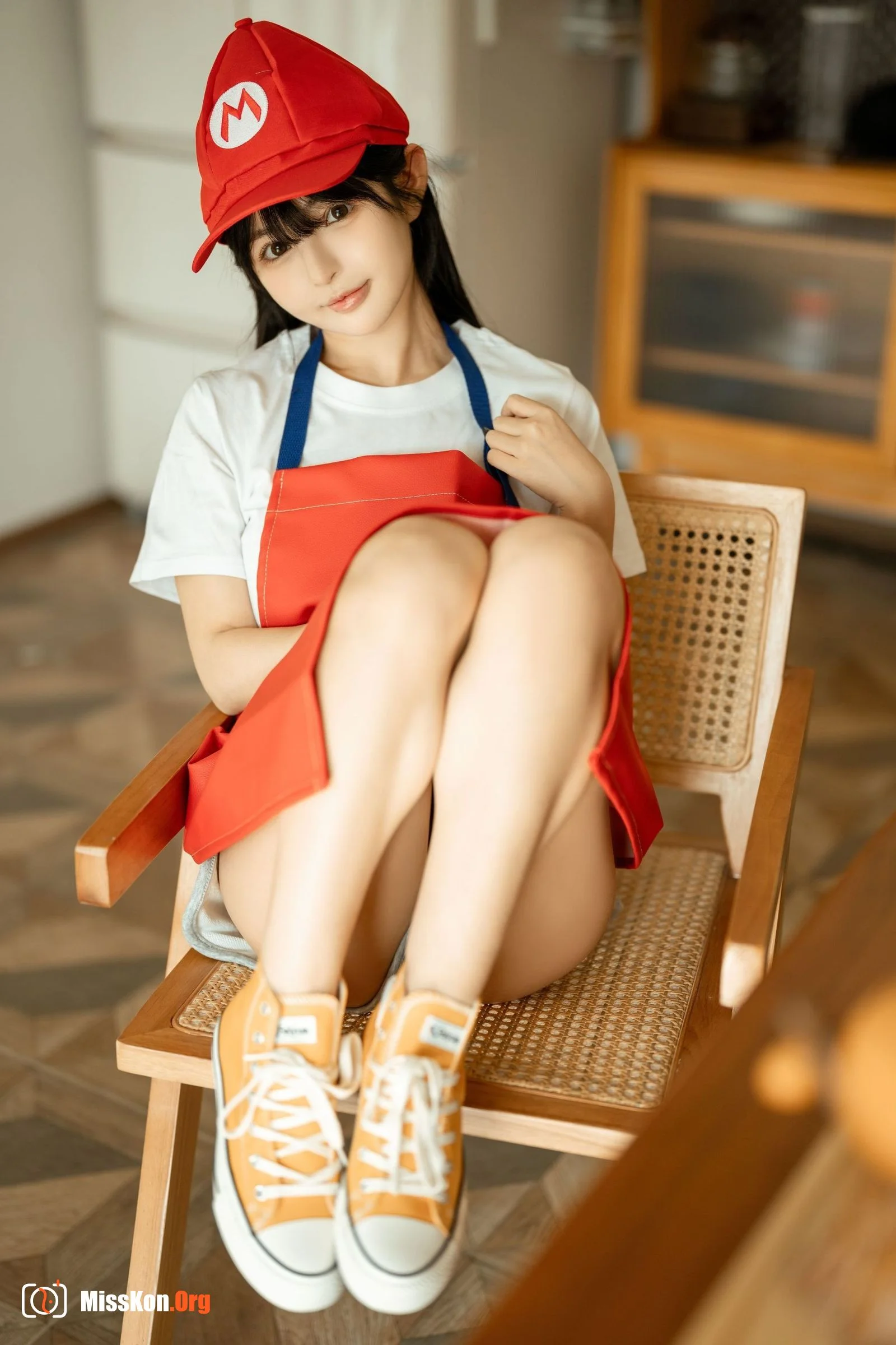 Sakurai Ningning: Mario Apron - Photo 8