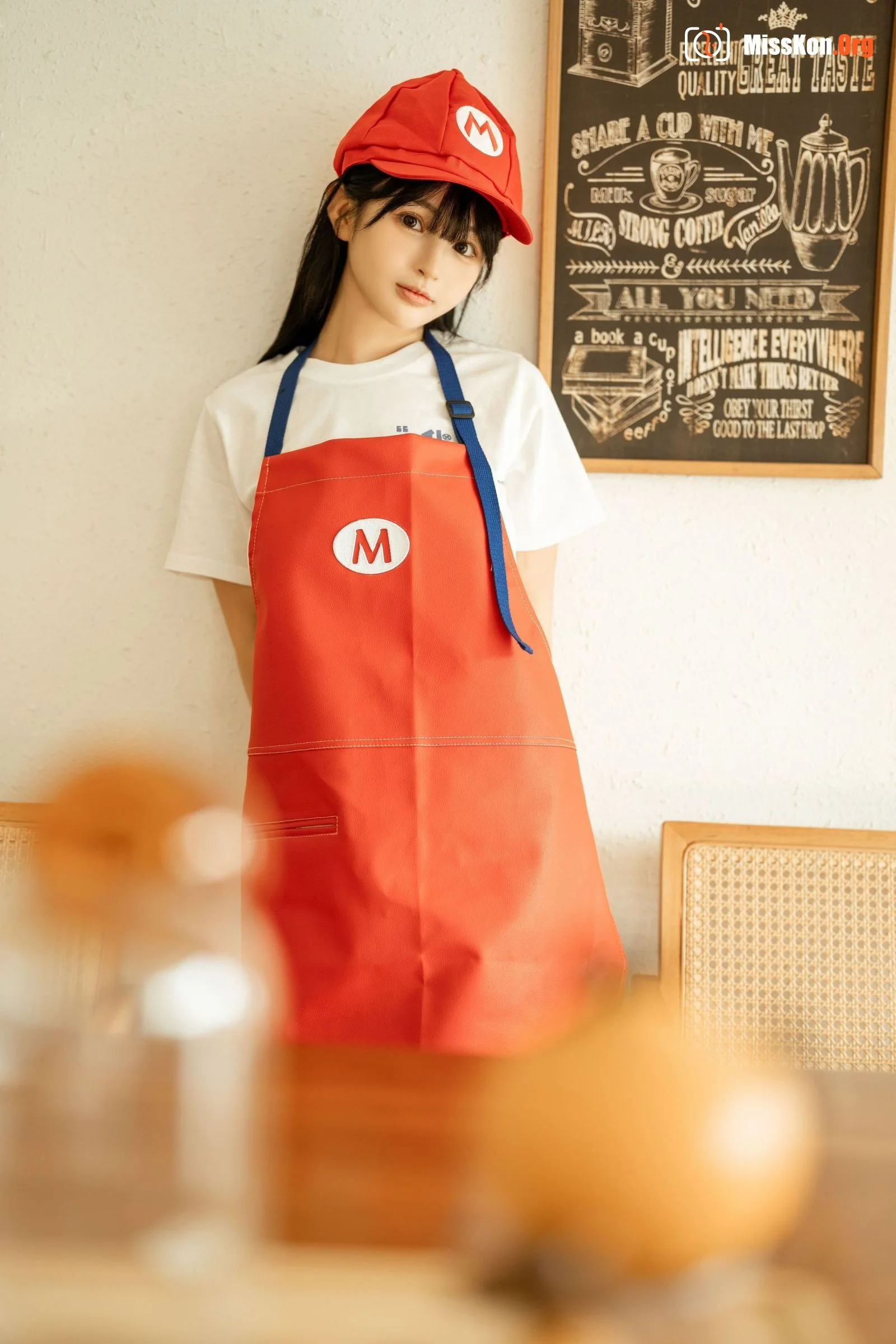 Sakurai Ningning: Mario Apron - Photo 9
